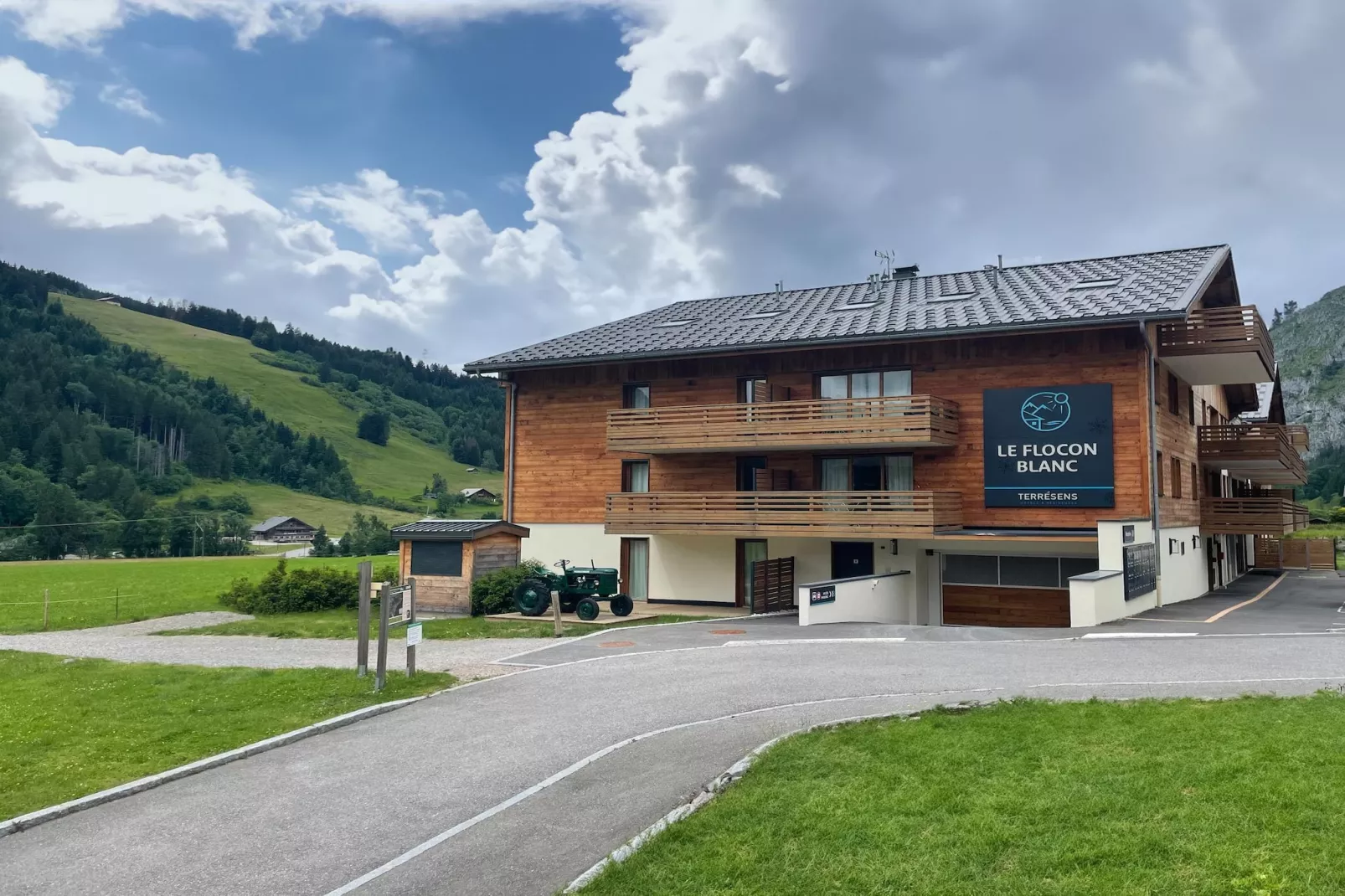 CHAPELLE DABONDANCE Le Flocon Blanc A26S-Außenbereich Sommer