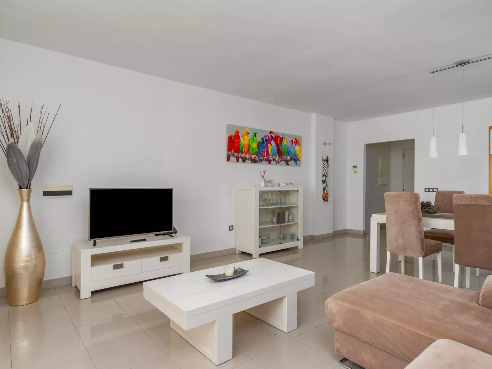 Cortijo del Mar-Inside