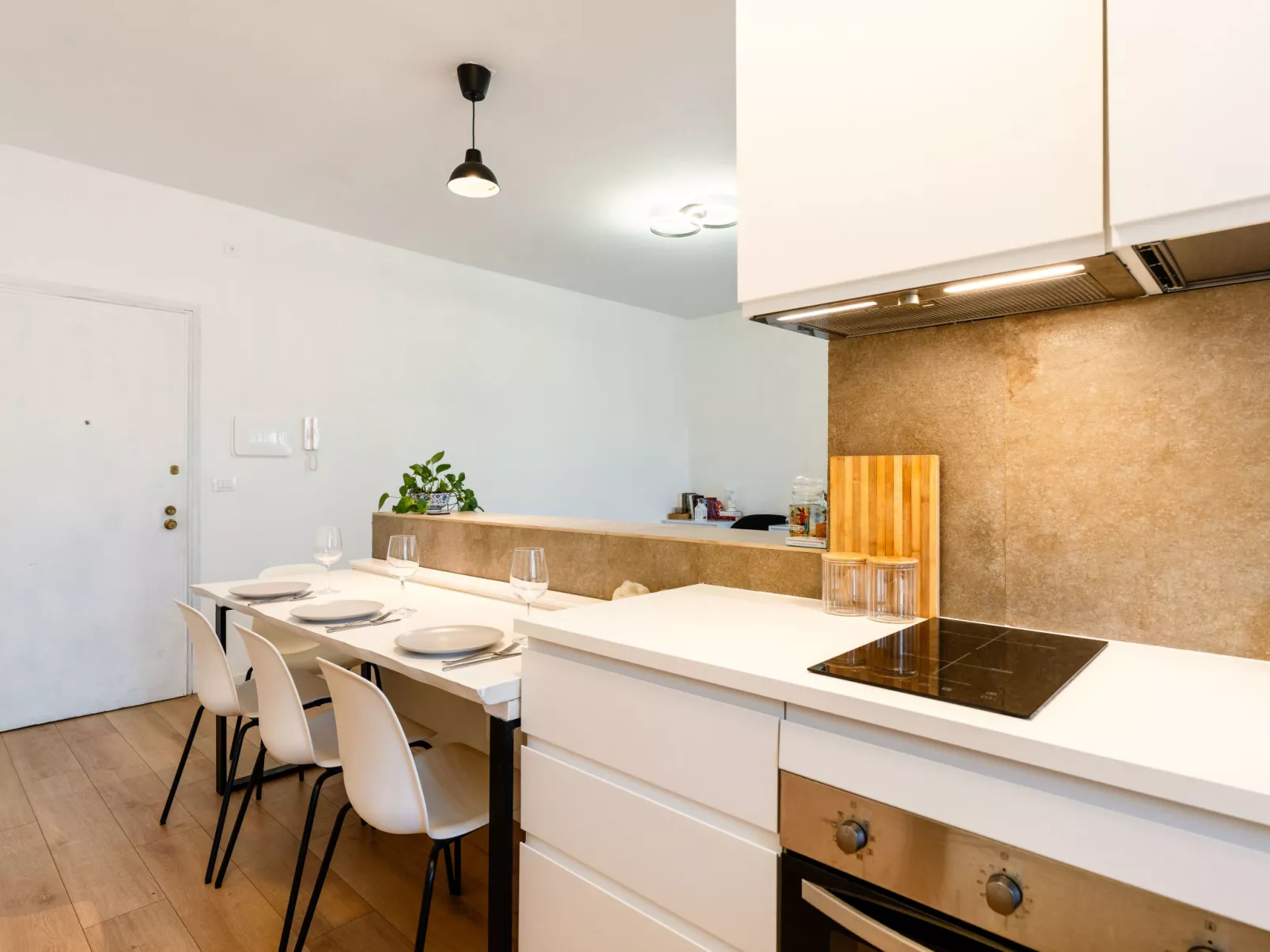 Seaview, Modern Apartment-Inside