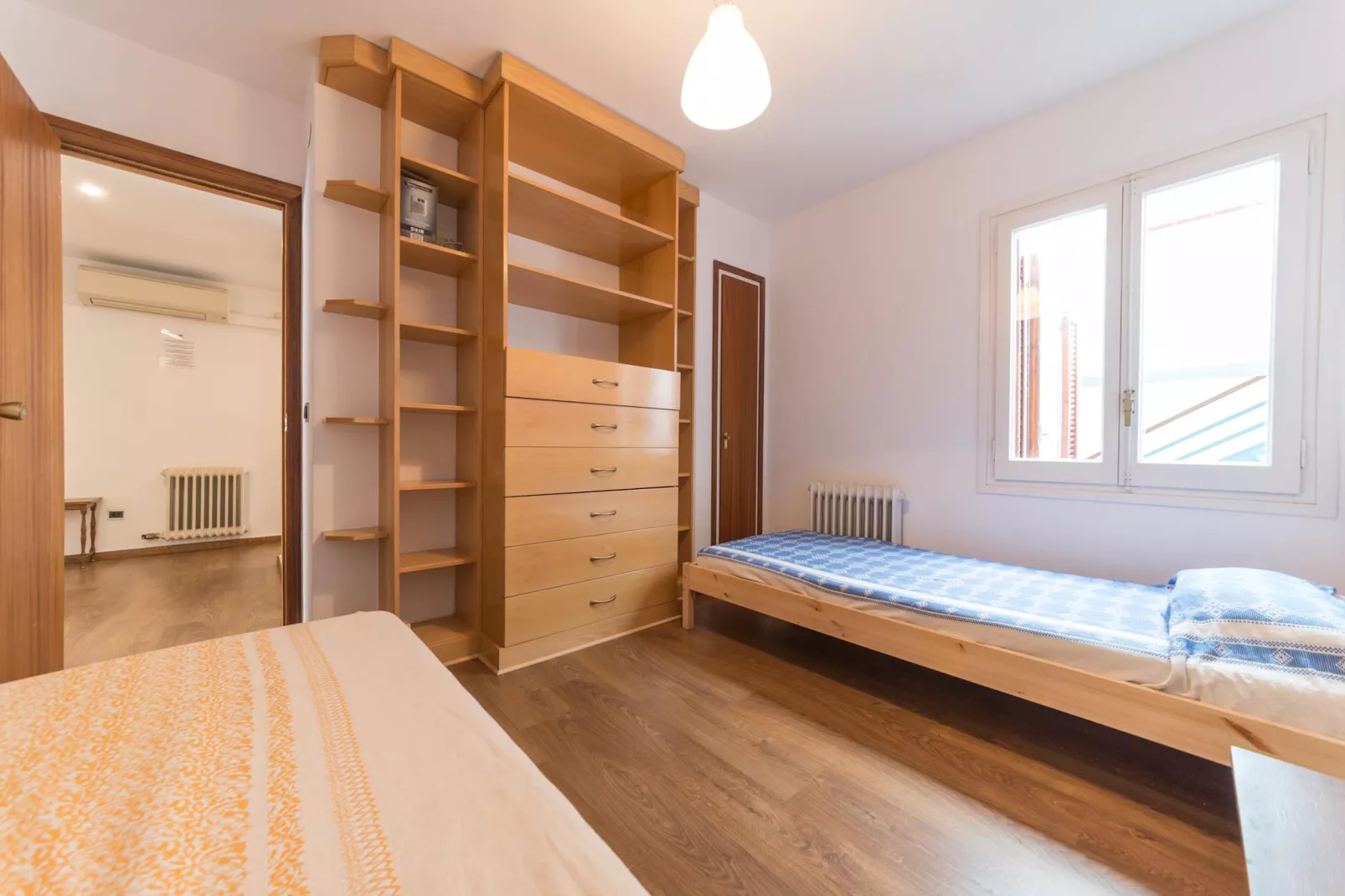 Gloria-Bedroom