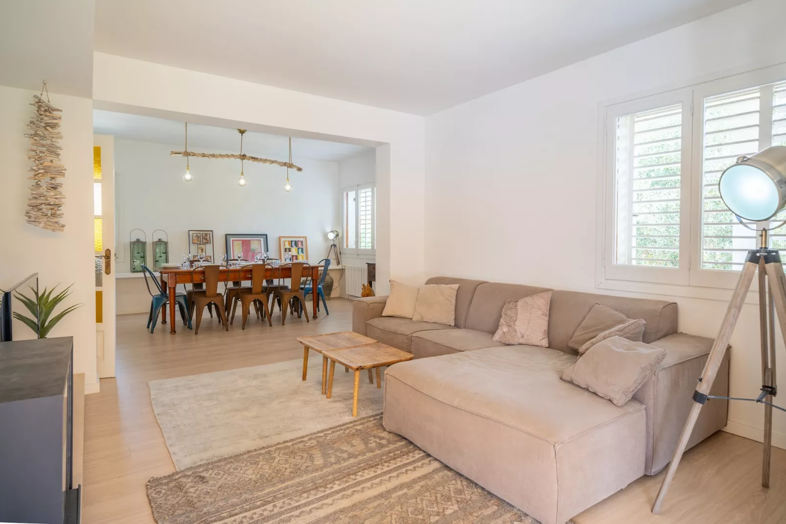 Veronica-Living room