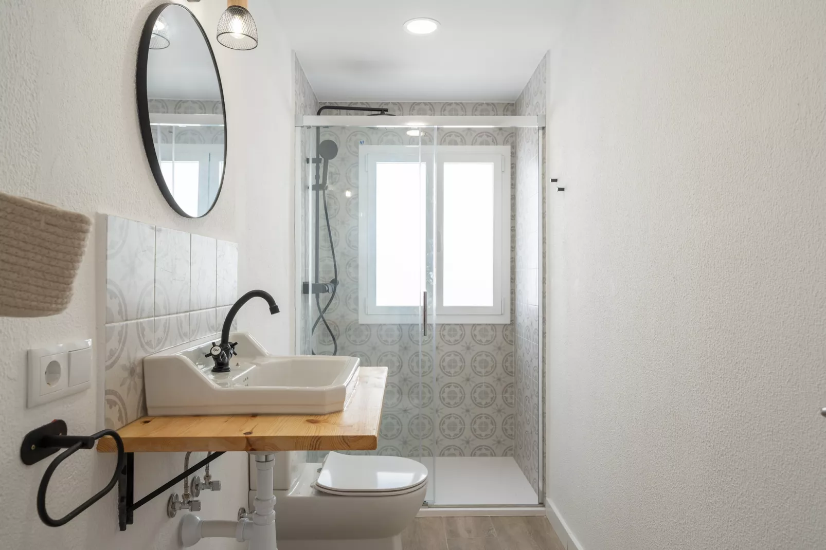 Can Tarra 2-Bathroom