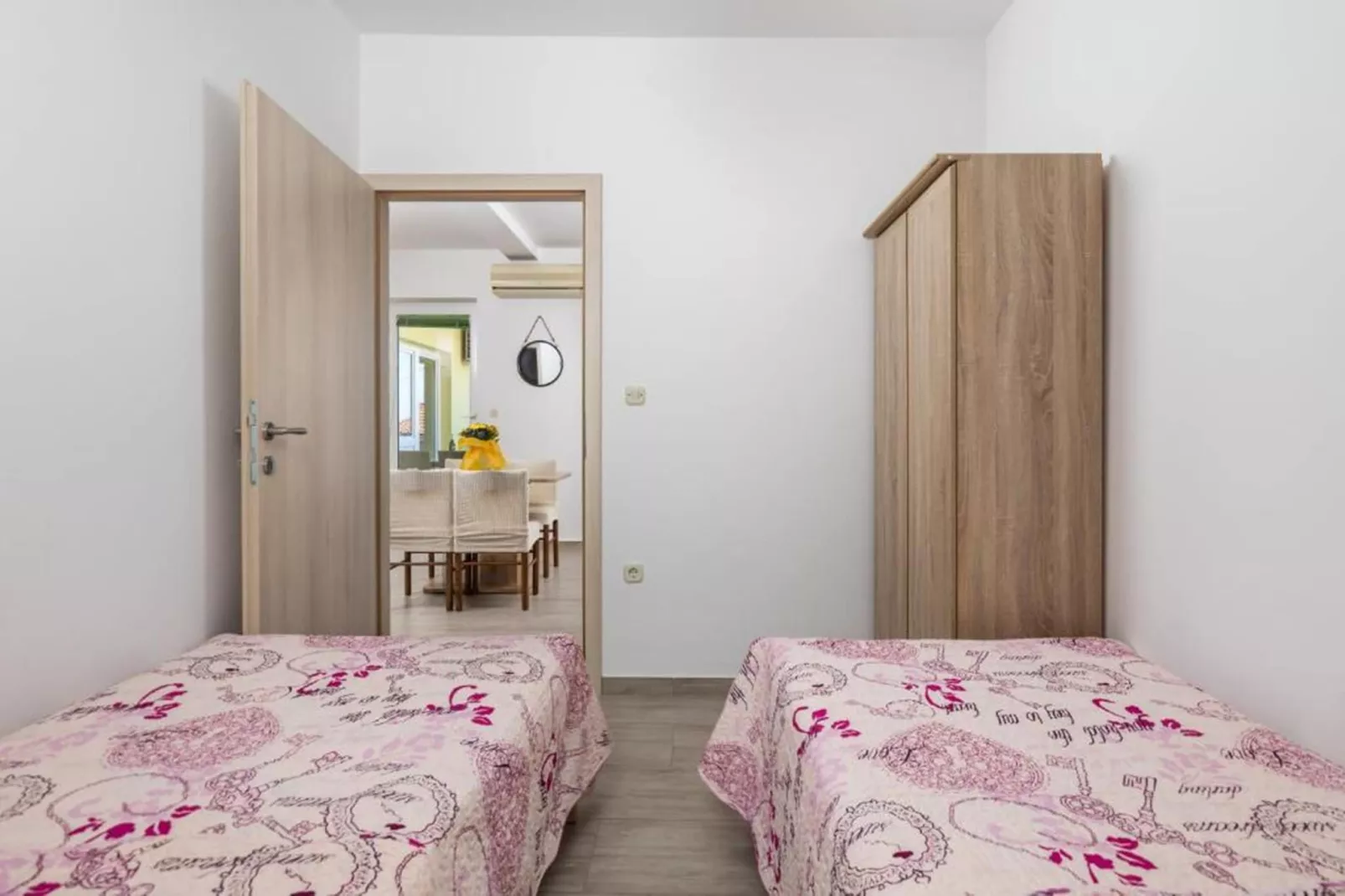 Apartment Slavica 3 - Yellow Sun-Bedroom
