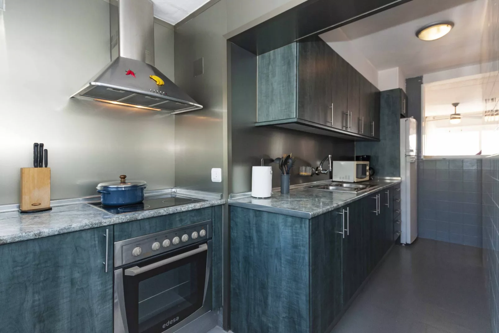 1148 BARRI PESCADORS 50m playa-Kitchen