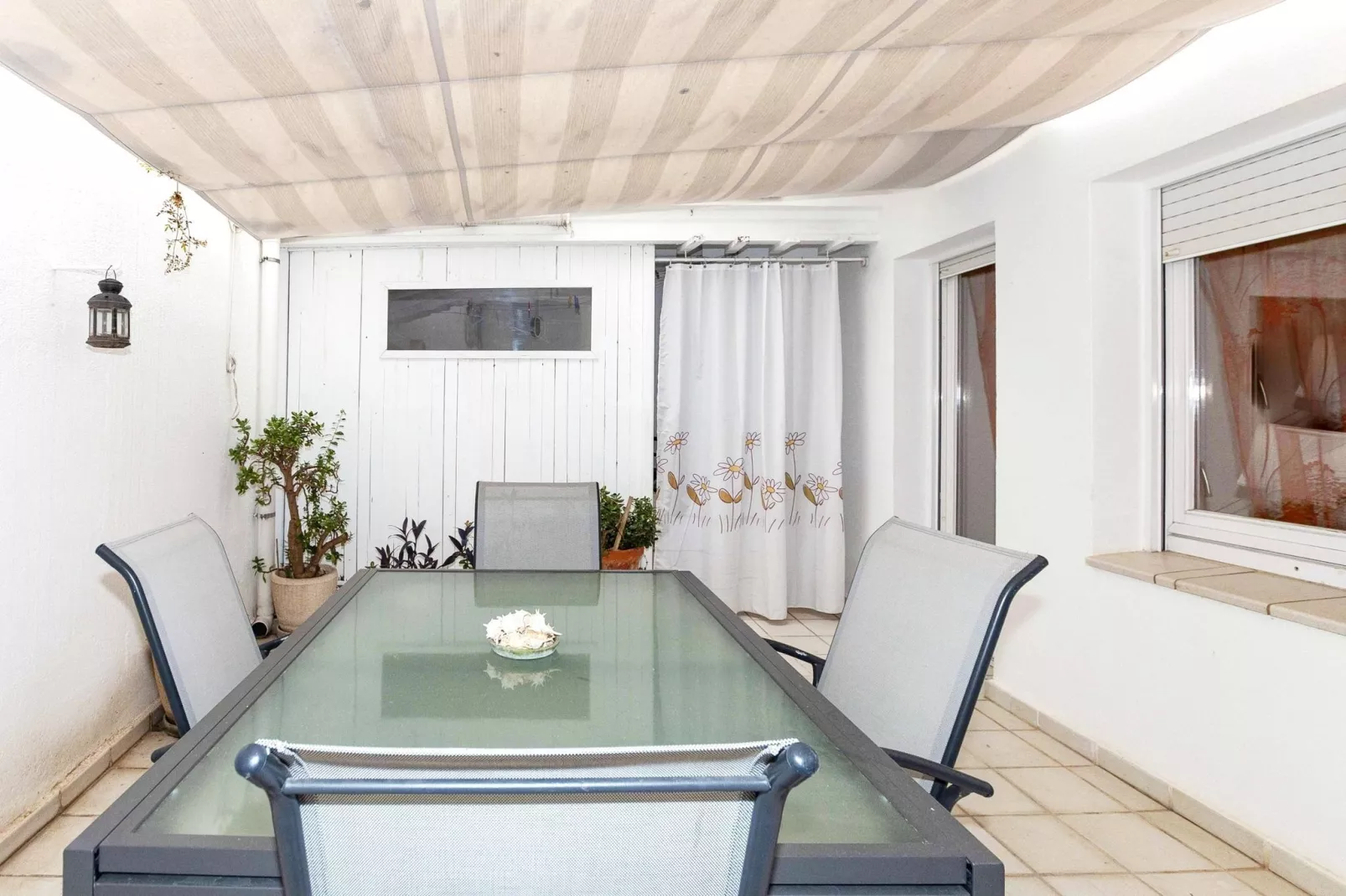 1232 GAUDI 100m PLAYA-Esszimmer