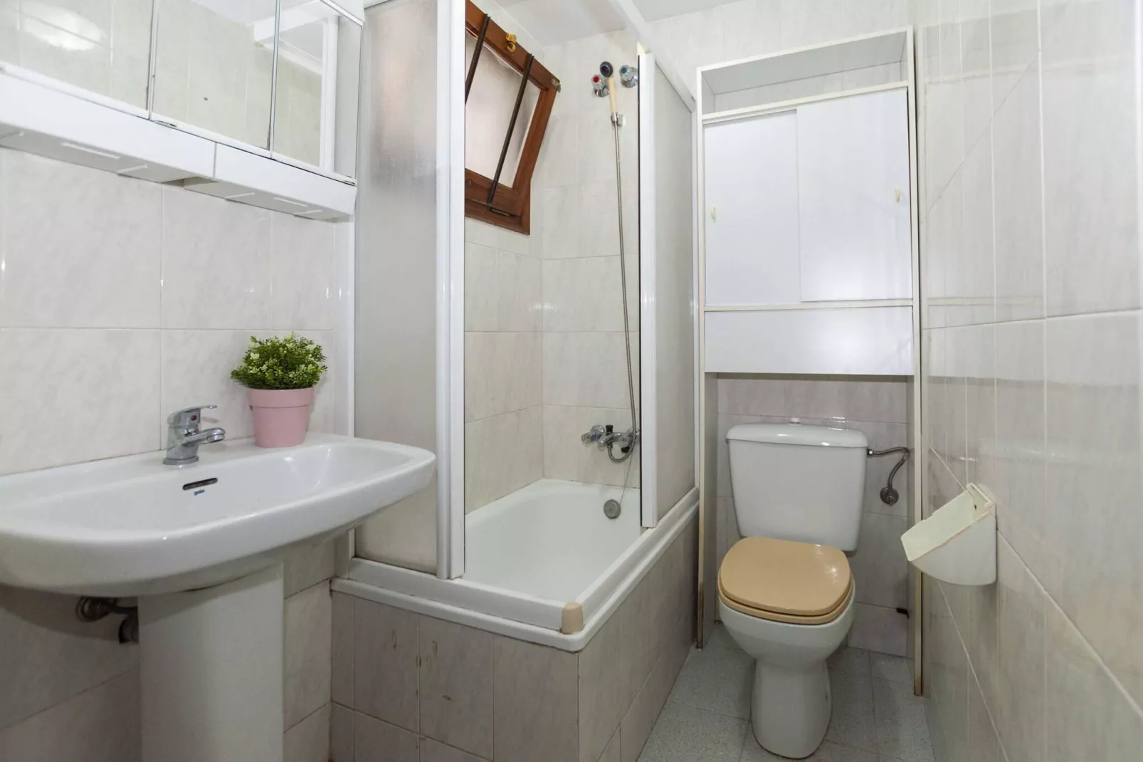 1231 PUNTA DEL ESTE 150m PLAYA-Bathroom