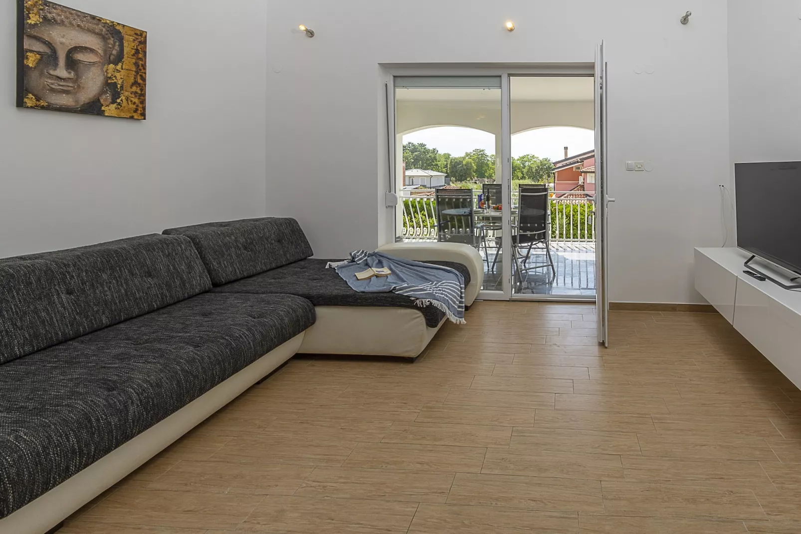 Villa Susanne with Private Pool-Wohnzimmer