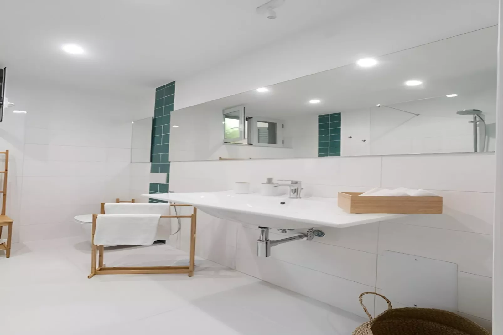 Estate4home - Jungle-Bathroom