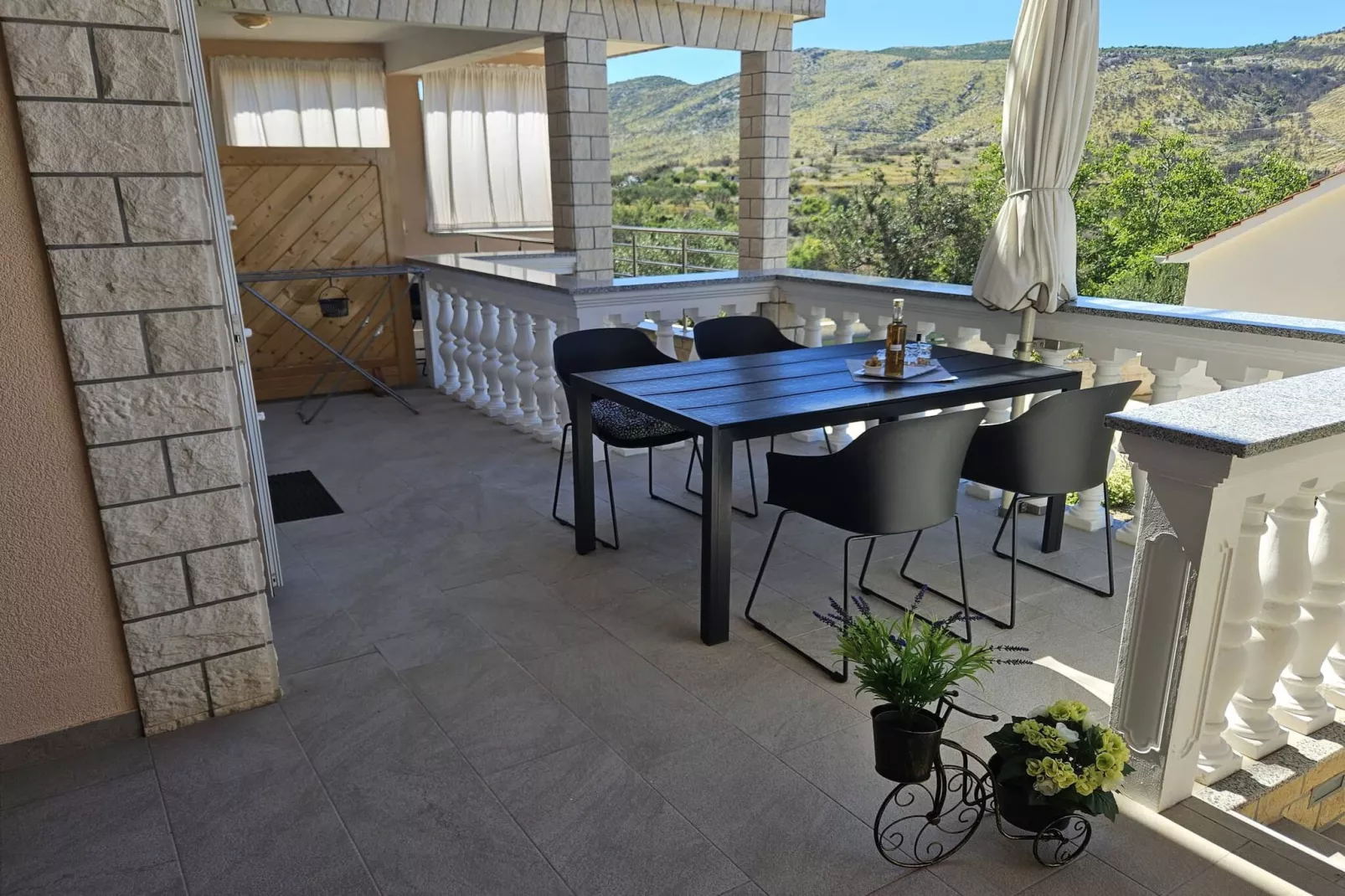 Apartments Miro - one bedroom apartment-Balcon-terrasse
