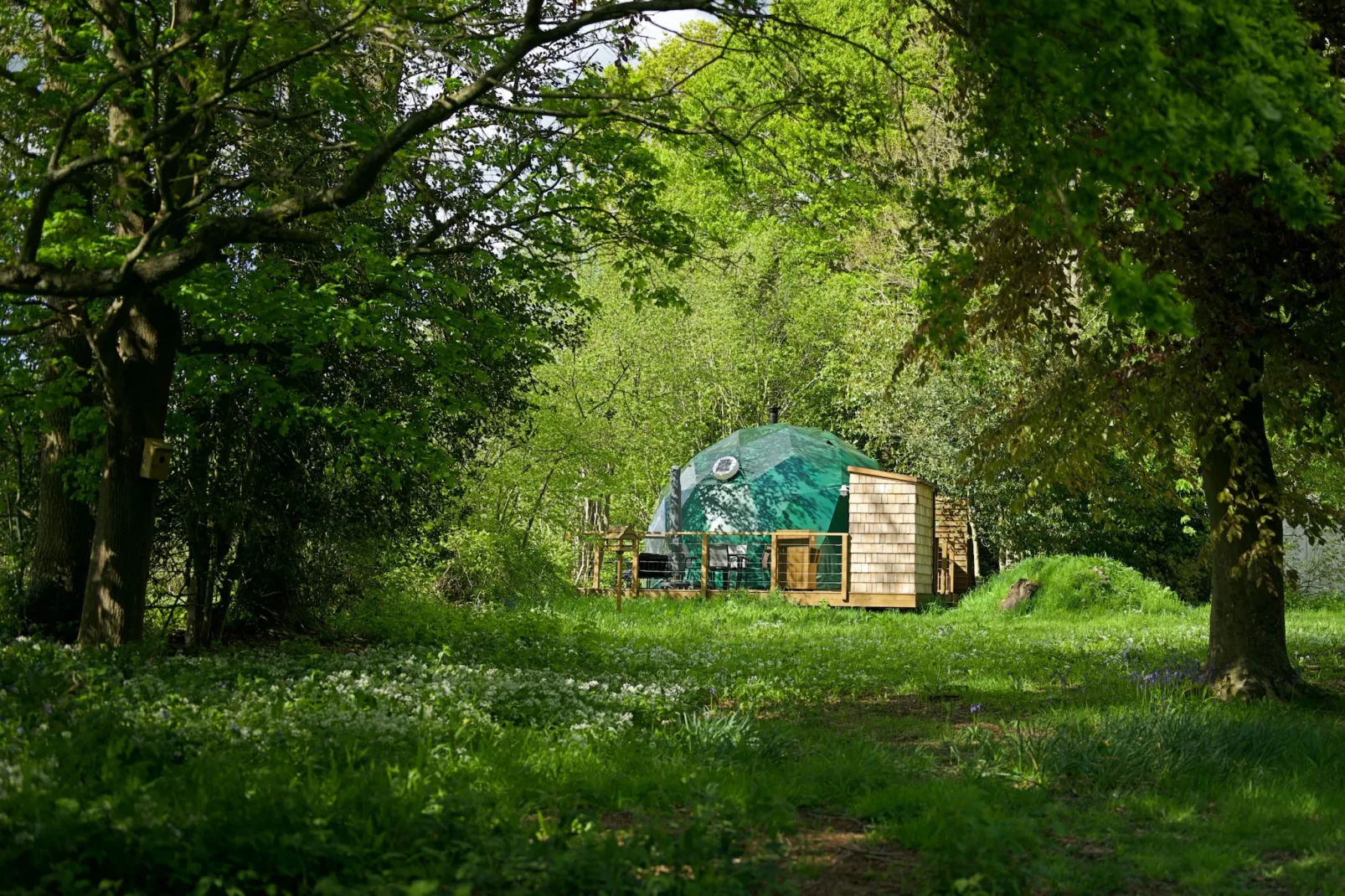 Hever Luxury Dome-Gardens summer