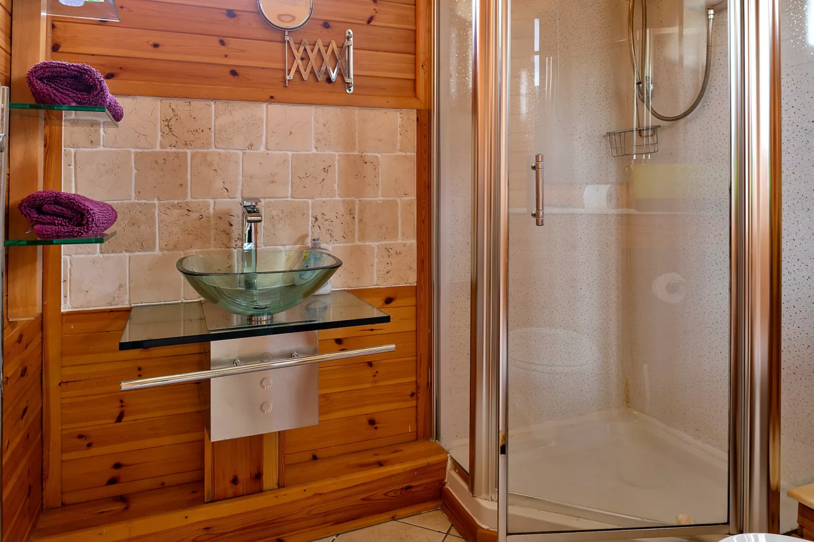 Toll Bridge Cottage-Bathroom