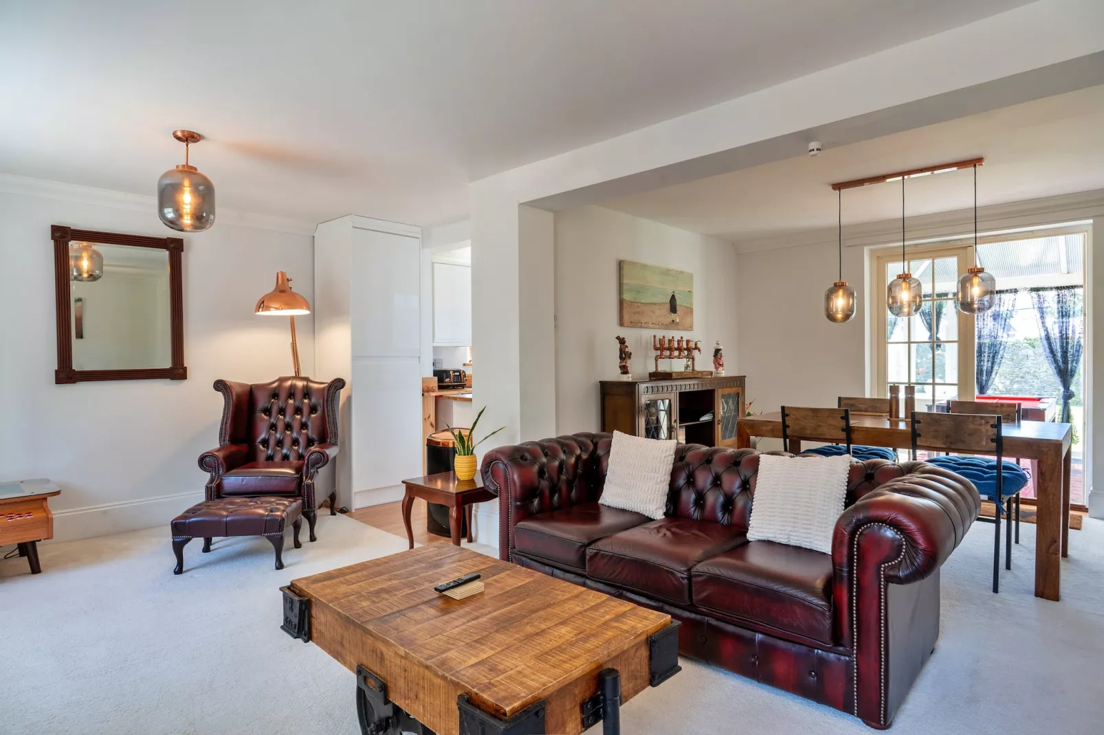 Nicely Tucked Away Cottage-Living room