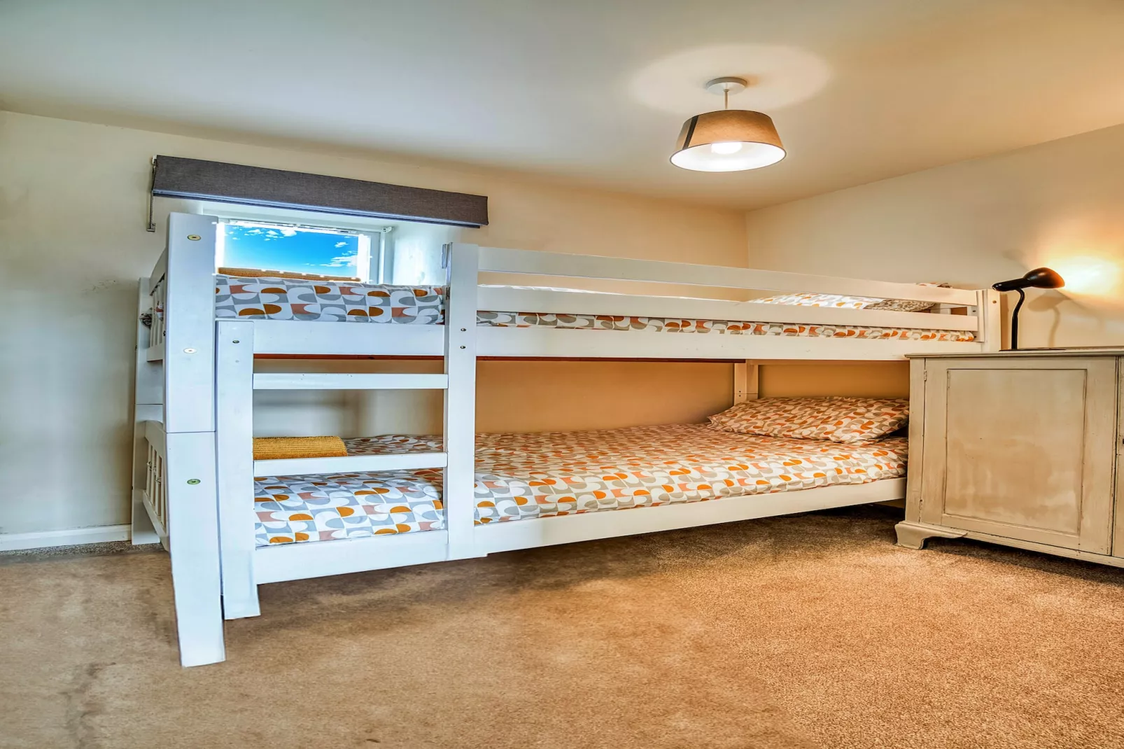 Gag Barn-Bedroom