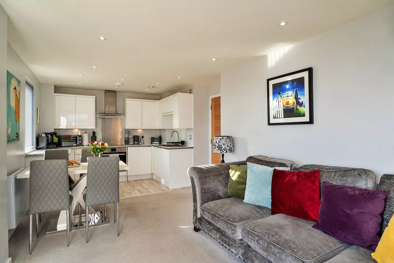 Number 10, Montpellier Apartments-Living room