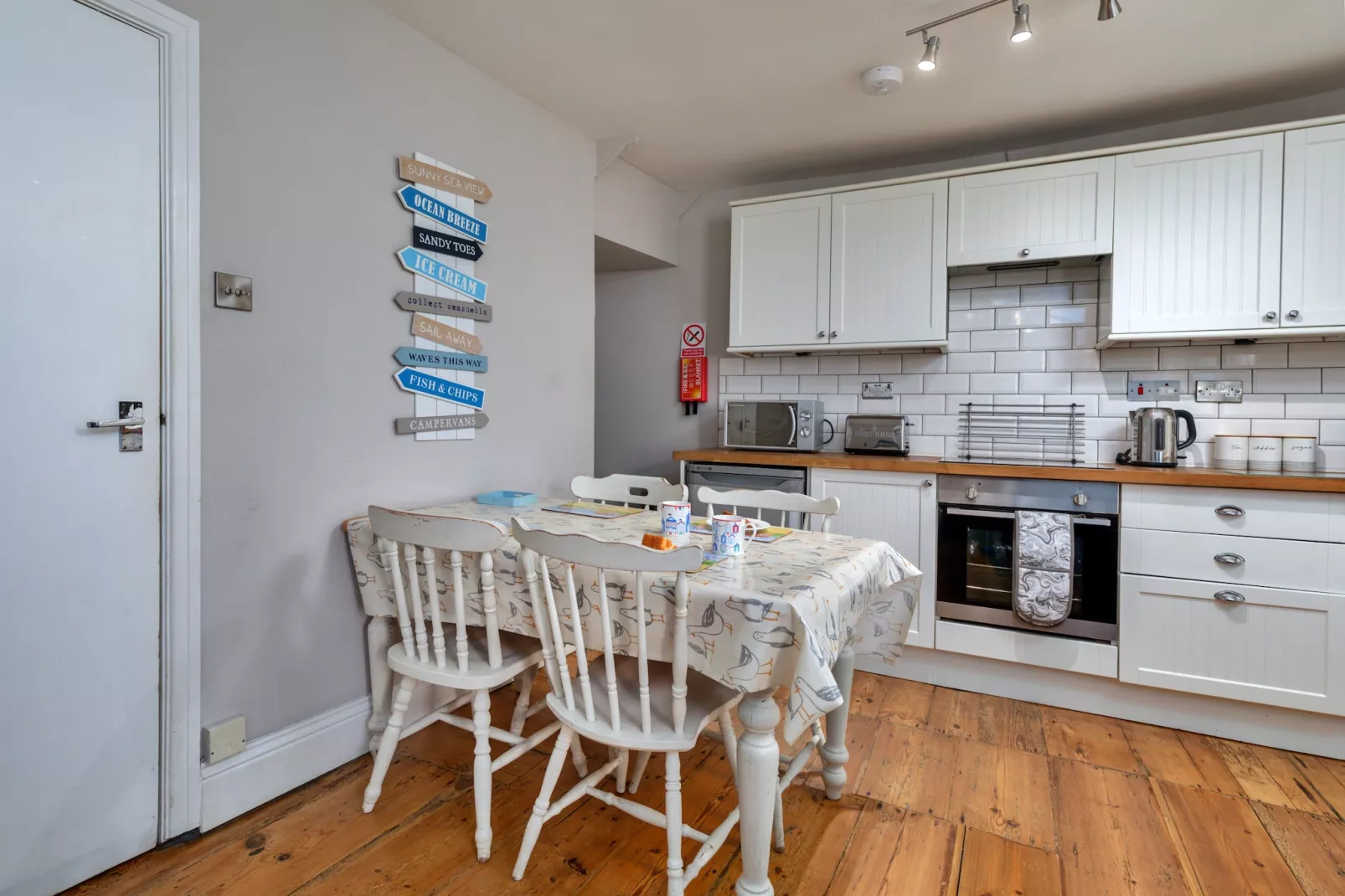 The Gull's Nest-Dining room