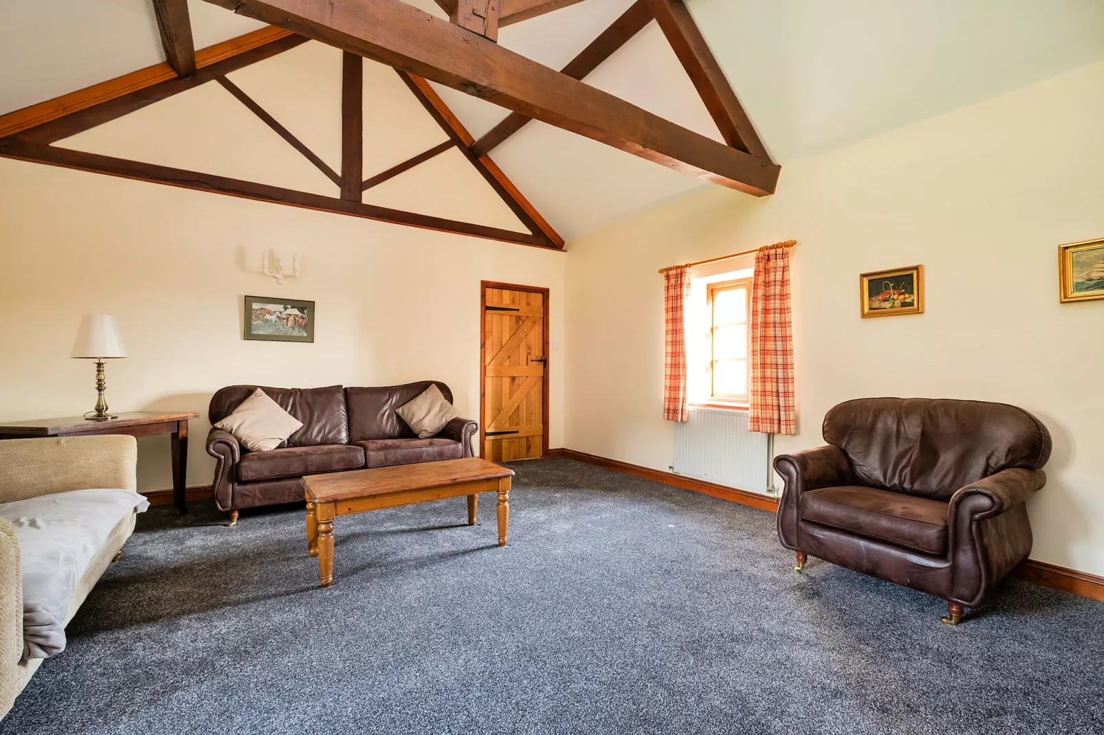 Walton Maisonette-Living room