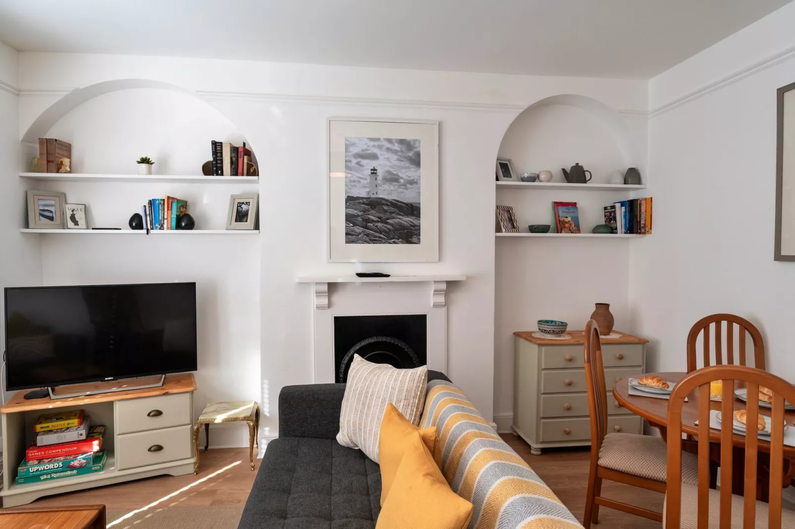 Centre View-Living room