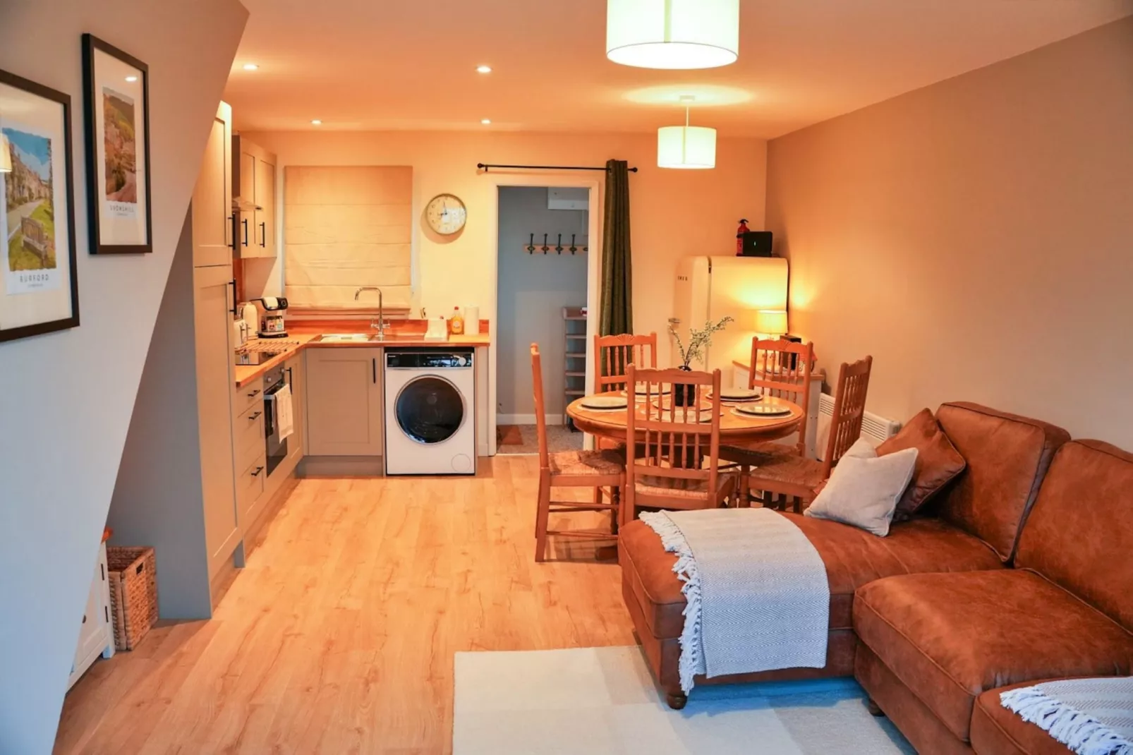 No. 8 Meadow Retreat-Living room