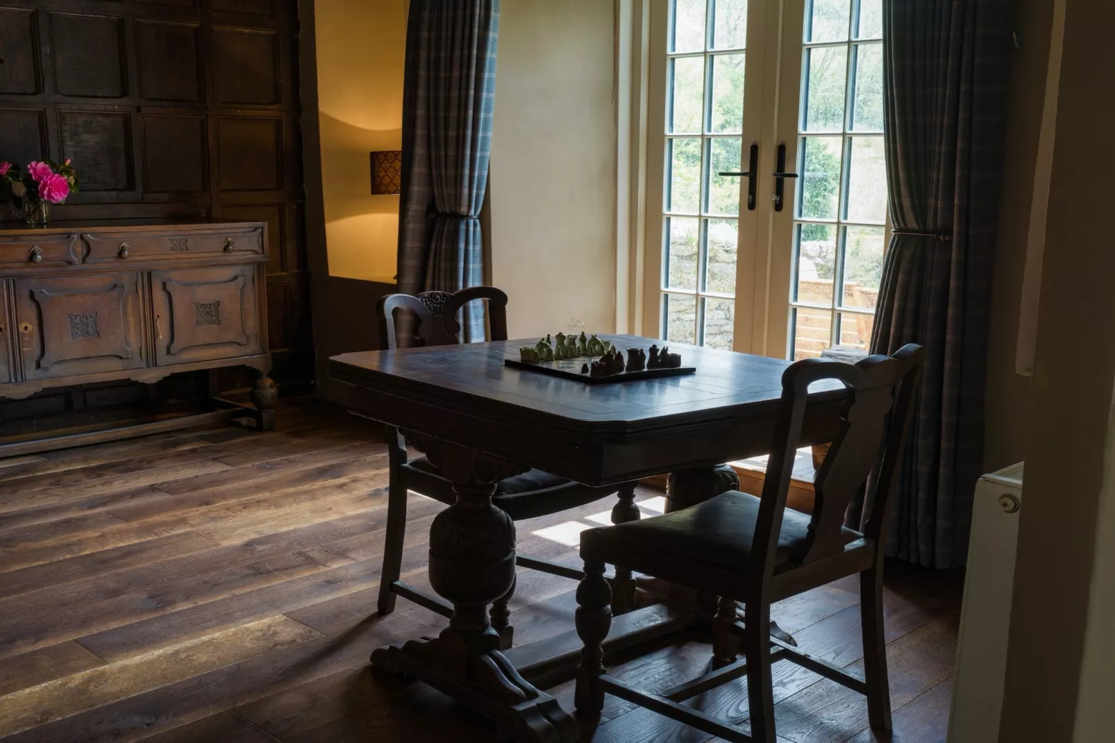 Lower Aylescott Farmhouse-Living room