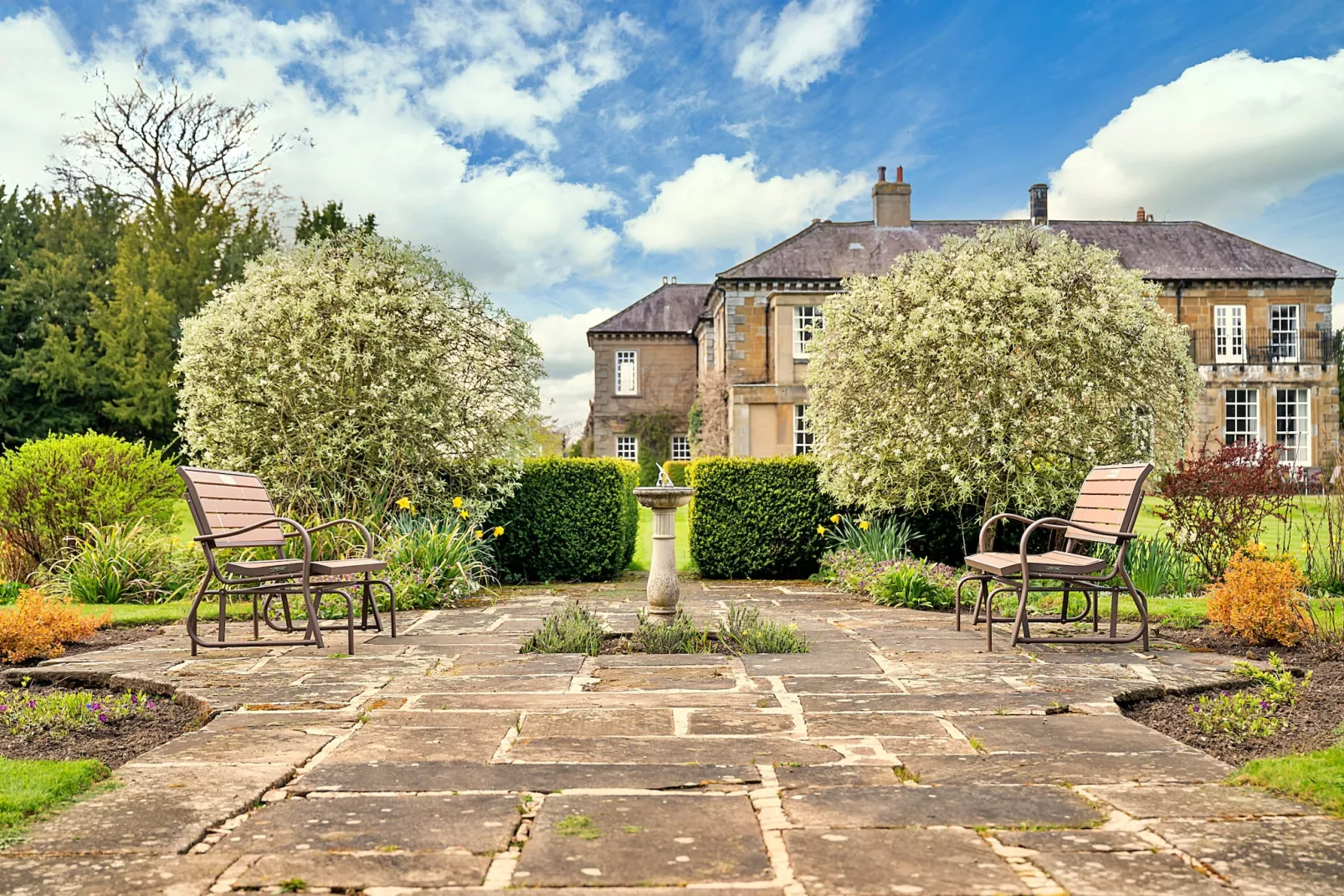 Roulston Hall Apt-Outdoor
