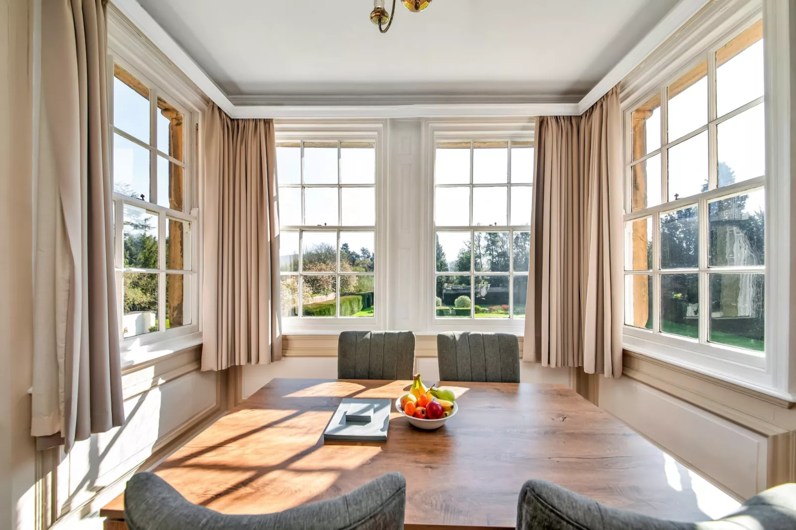 Sutton Hall Apt-Esszimmer