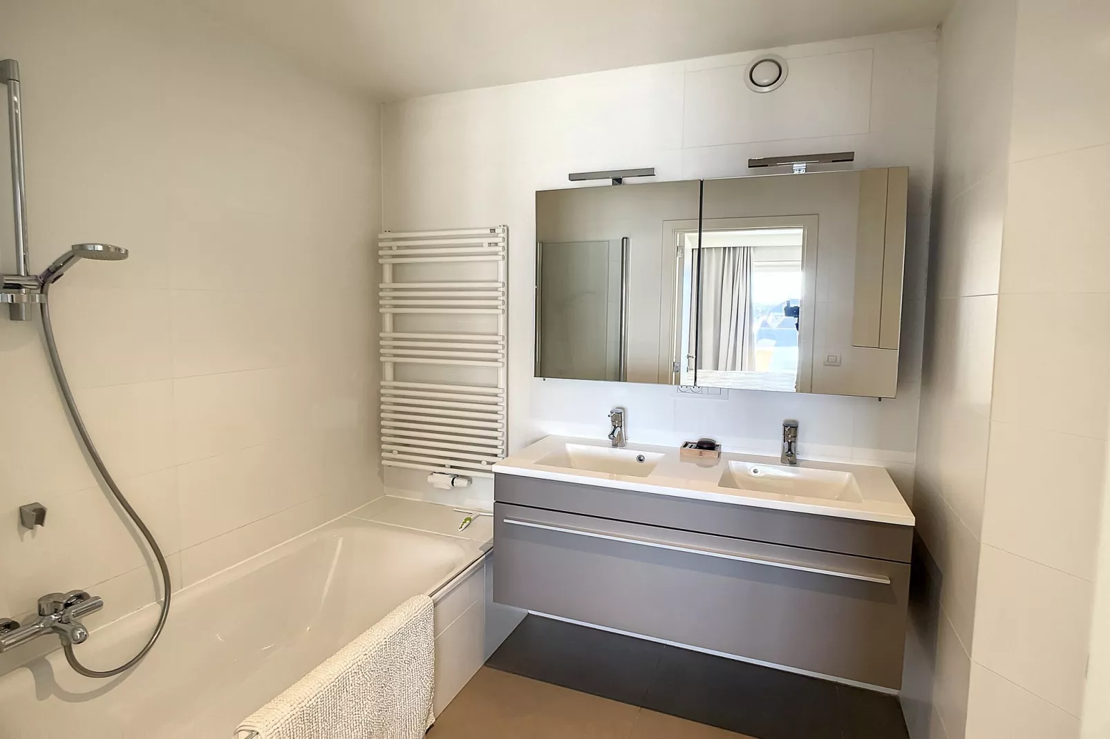 Neuilly 41-Badezimmer
