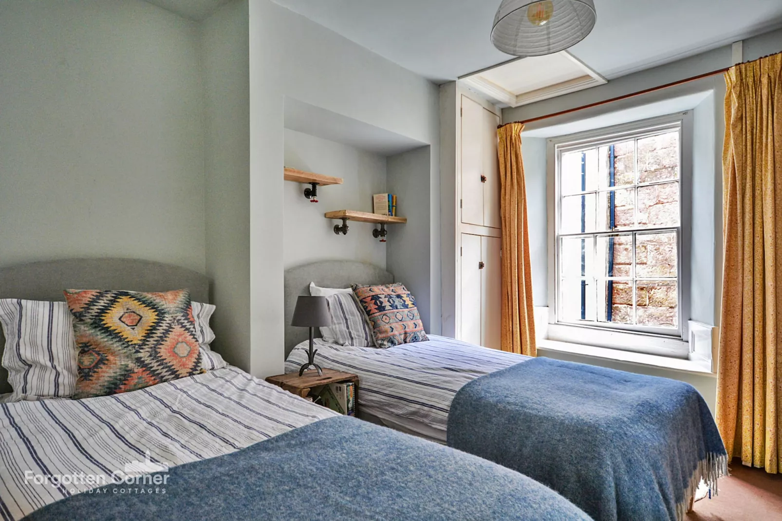April Cottage, Cawsand-Bedroom
