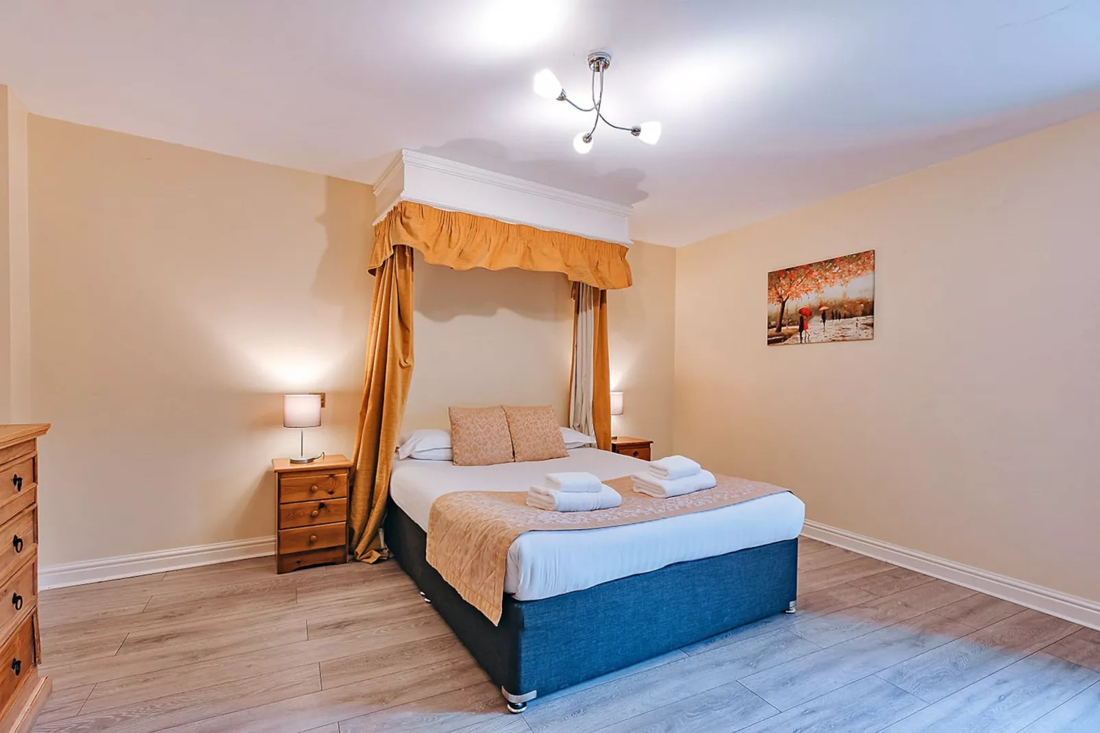 Netley Hall - Peach Tree-Bedroom