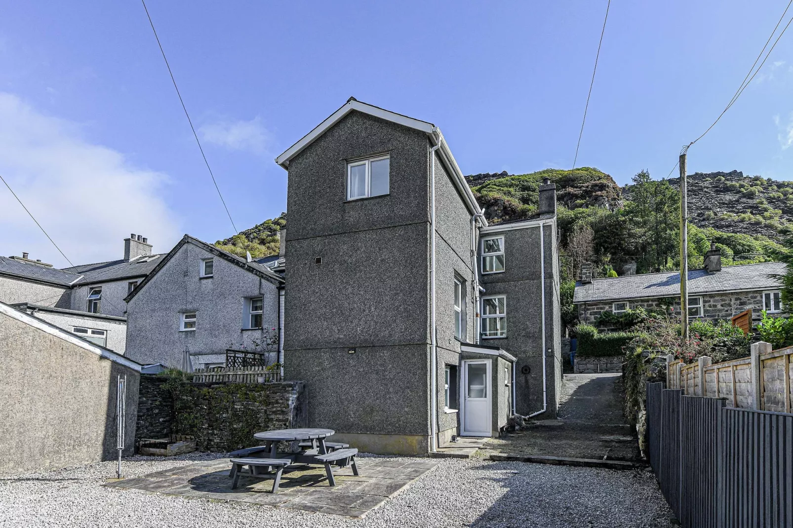 The Moelwyn-Exterior summer