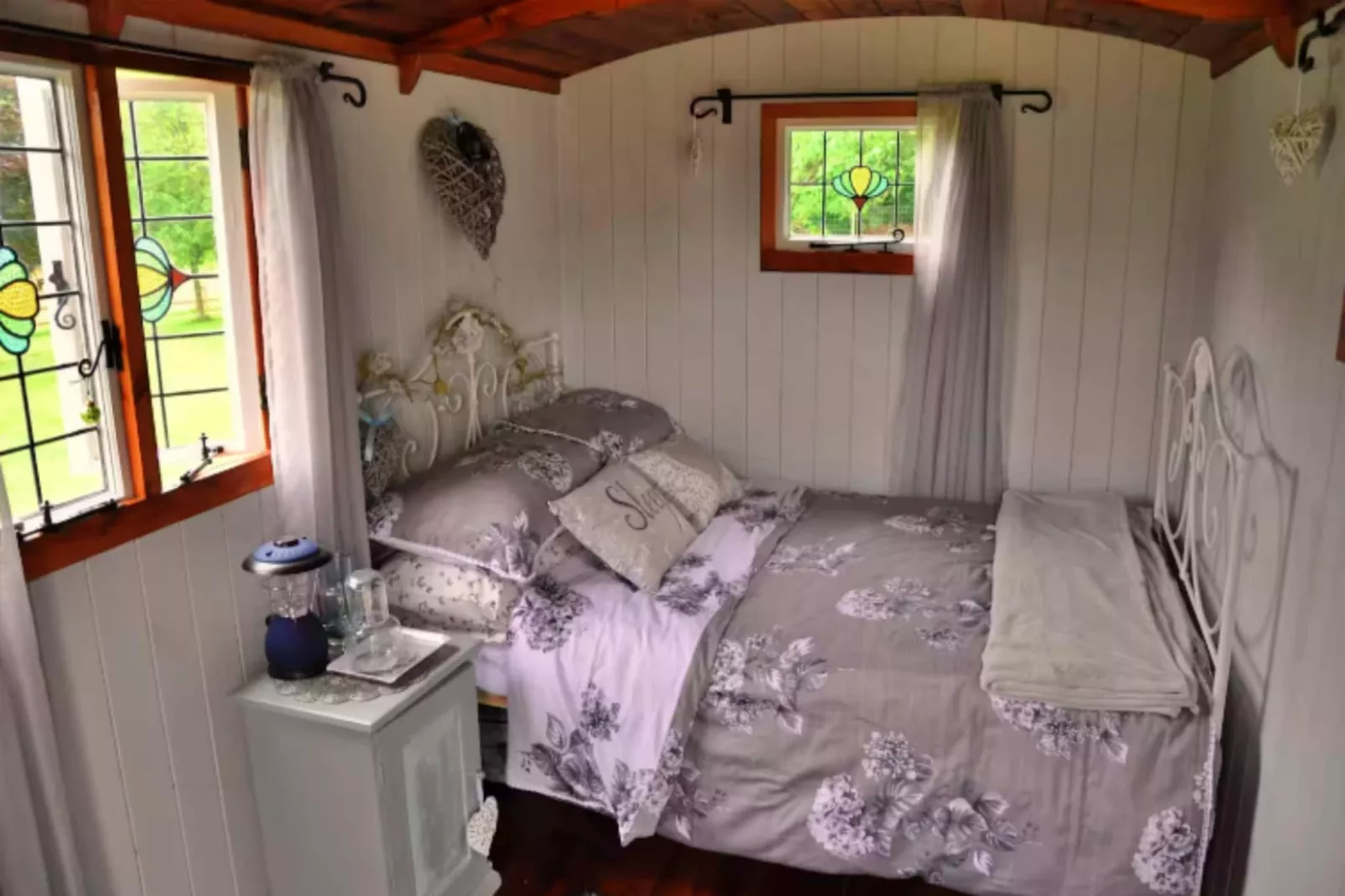 Shepherd's Hut at Hilltop Farm-Bedroom