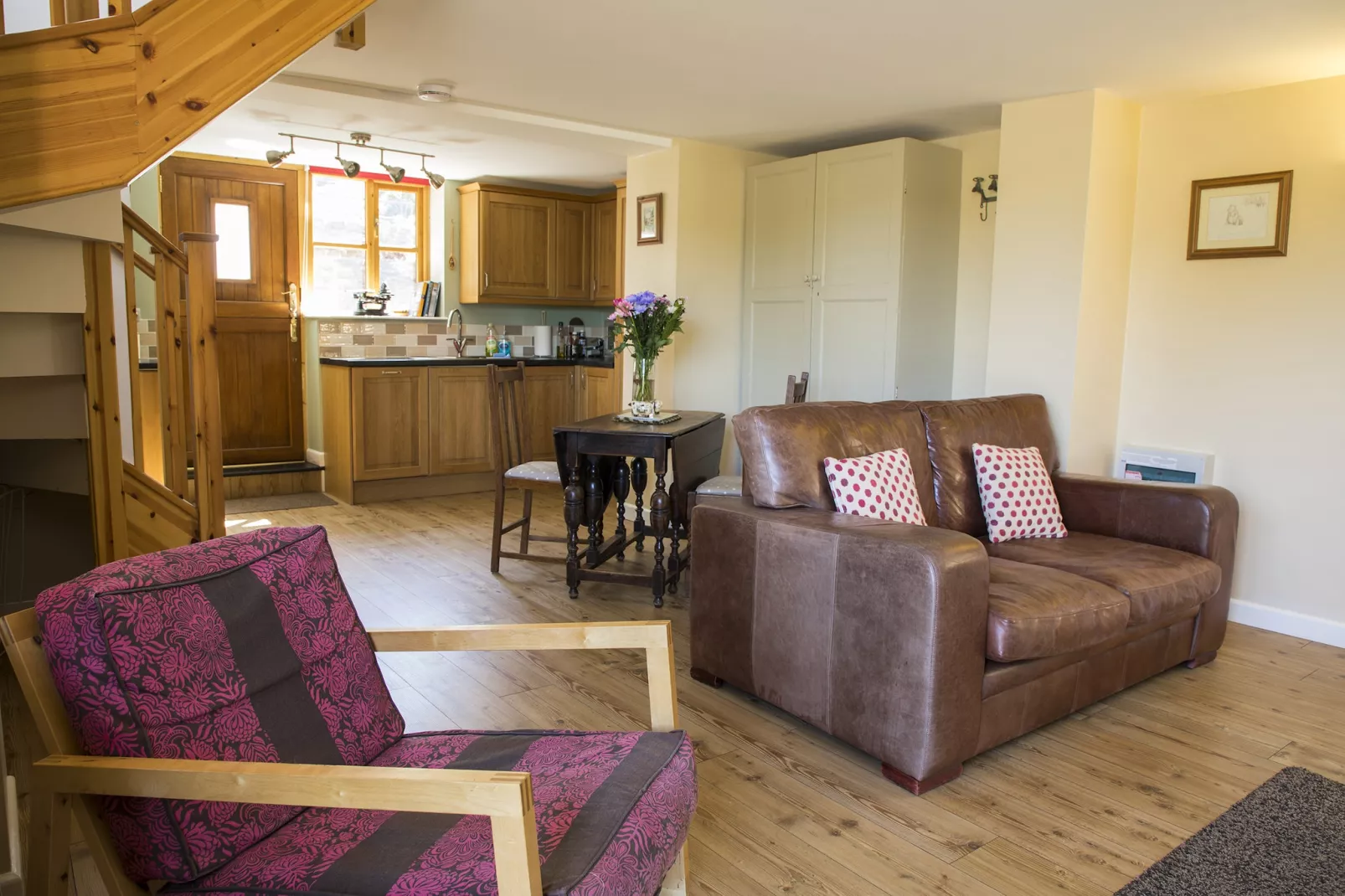 Woodpecker Cottage-Salon