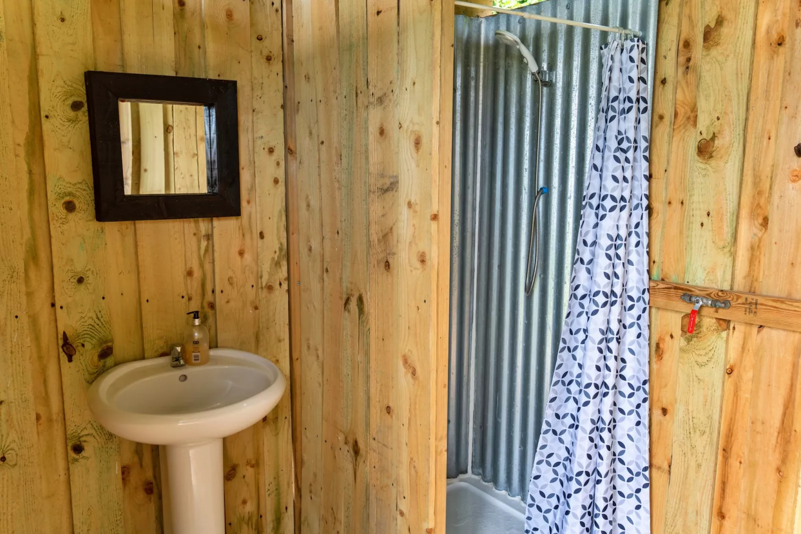 Ash Lotus Belle Tent-Bathroom