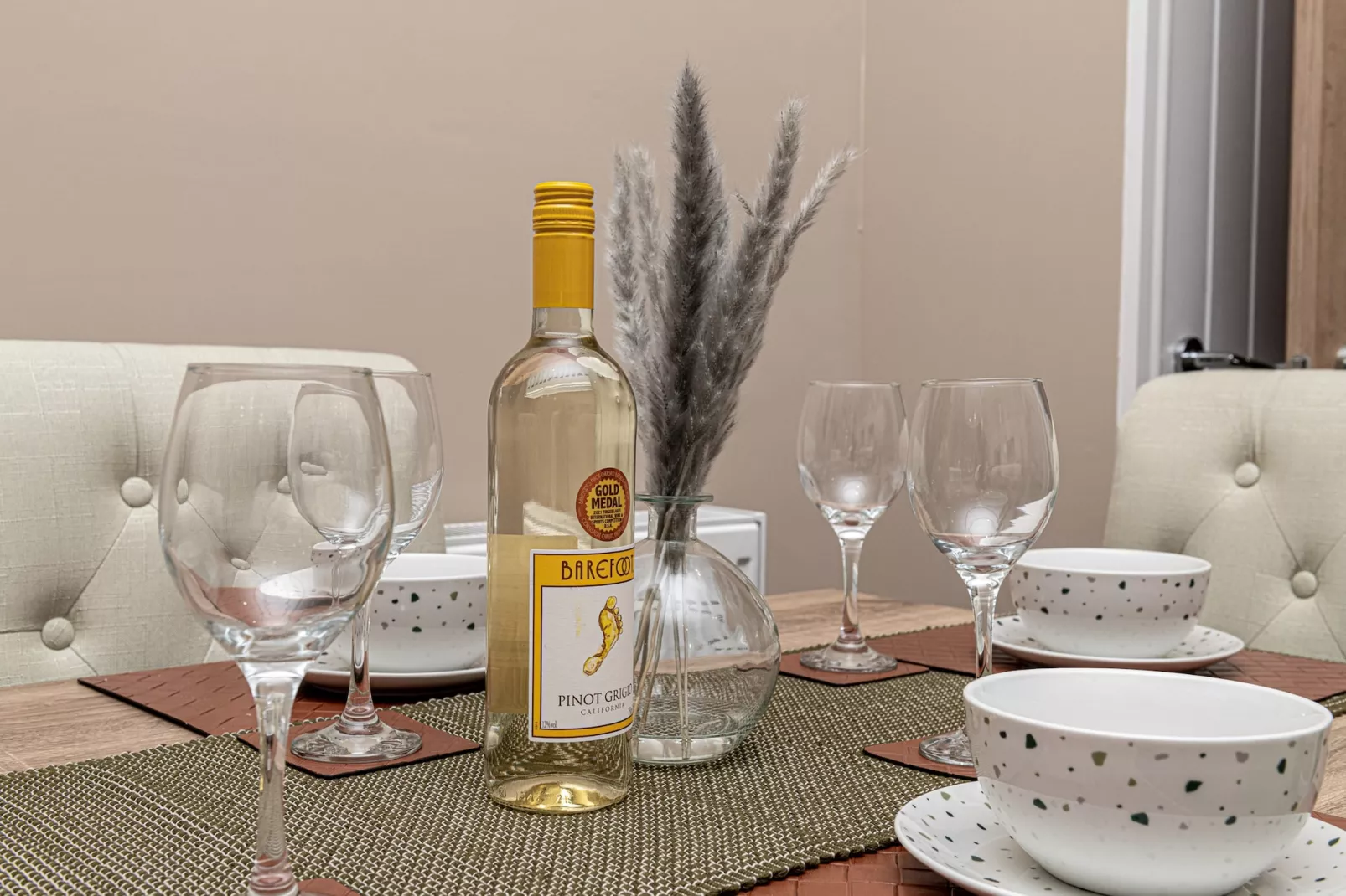 Peace Retreats Apartment - Pwllheli-Dining room
