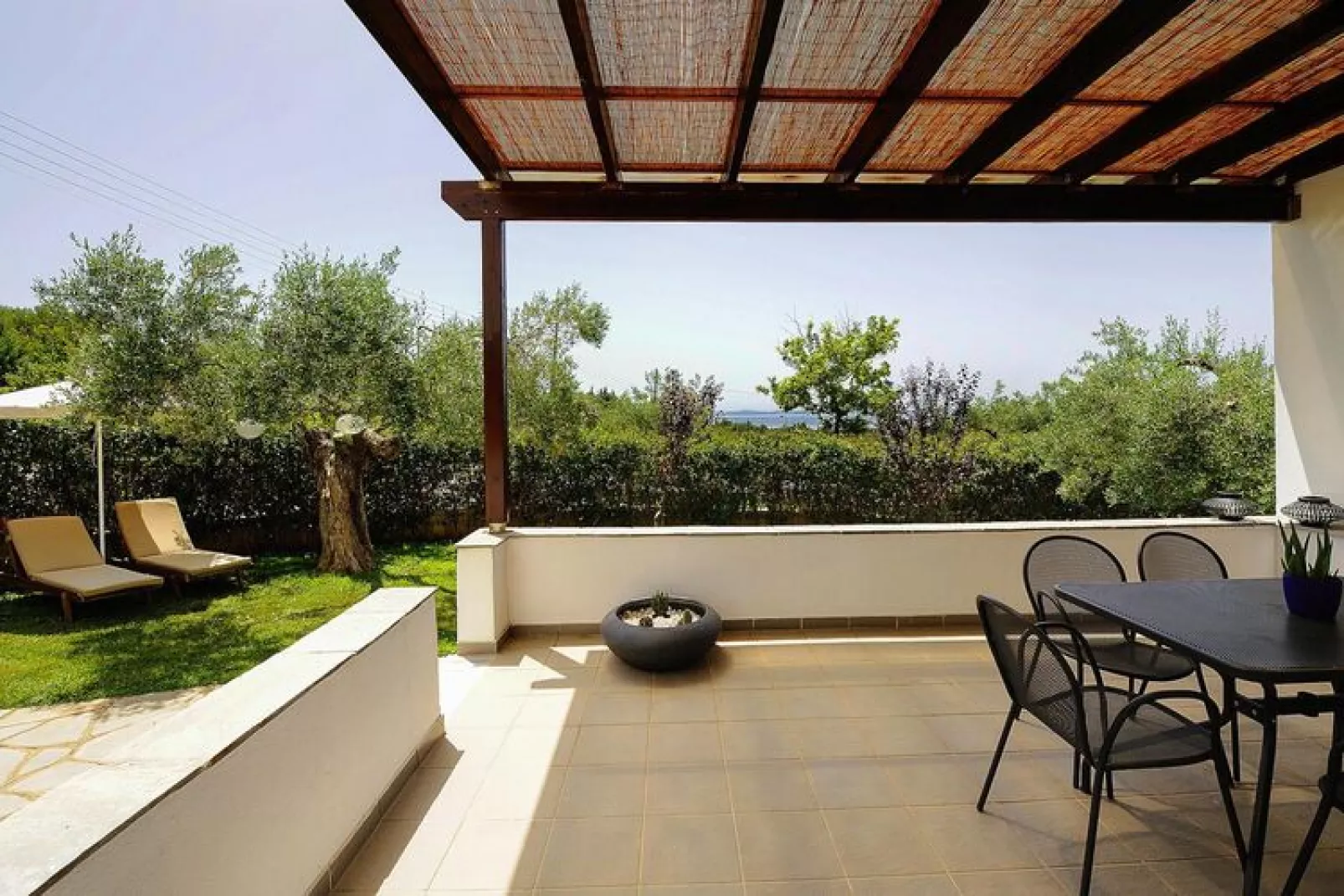 Holiday homes Trikorfo Beach, Gerakini-Panorama Junior, pax 2-4-Gardens summer