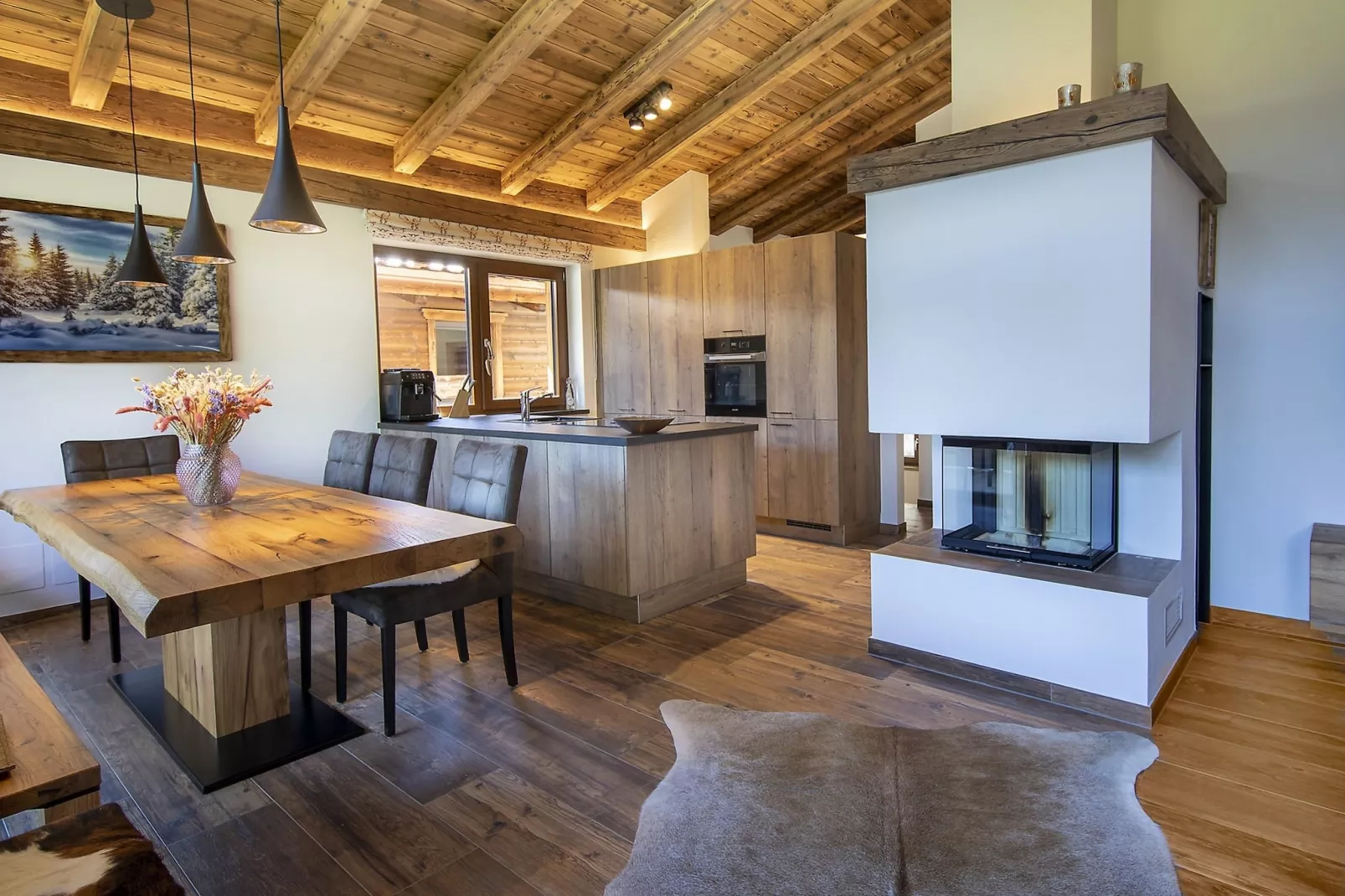 Nationalpark Chalet Reichenbergerspitze-Dining room