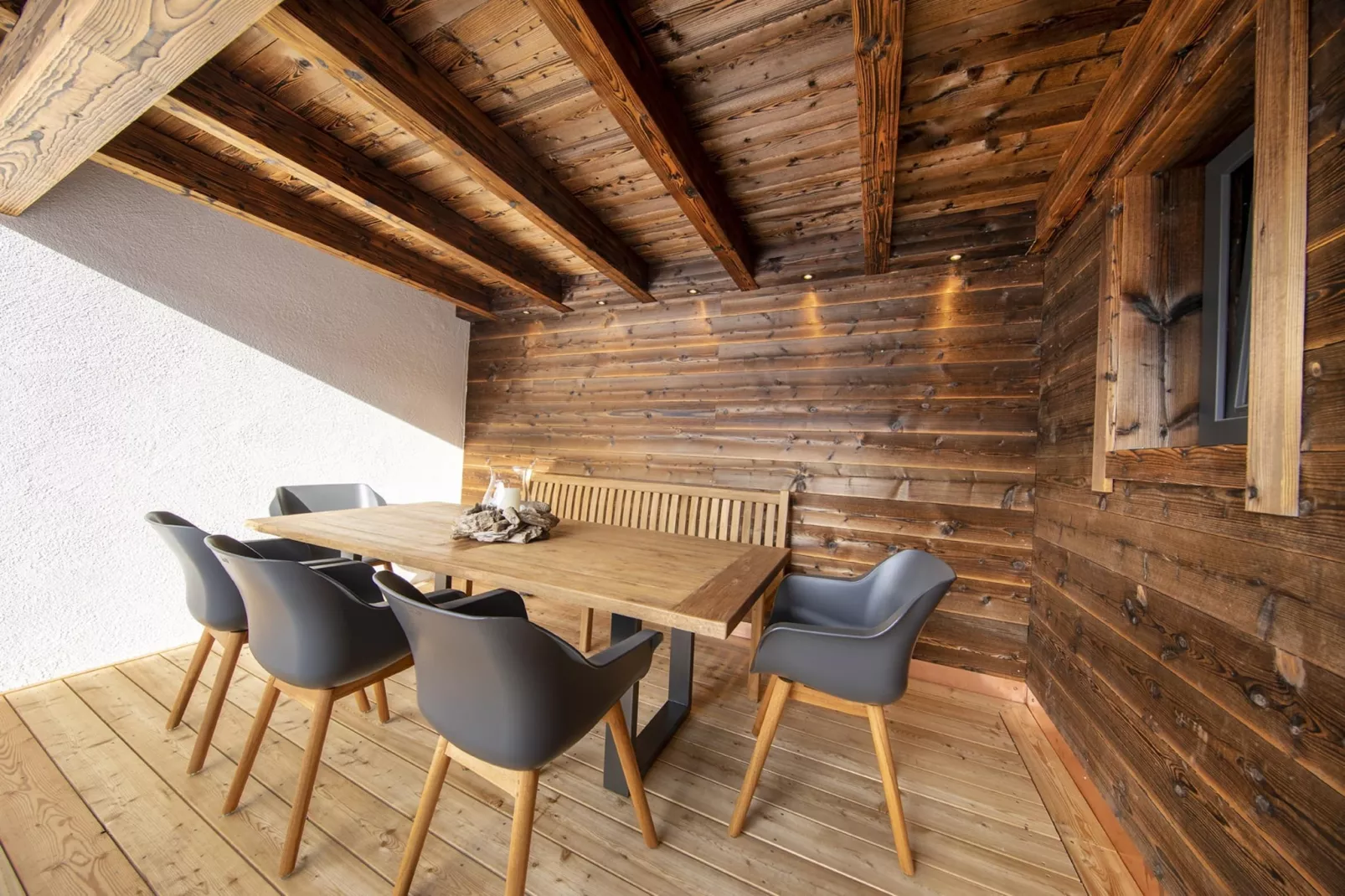 Nationalpark Chalet Bretterspitze-Dining room