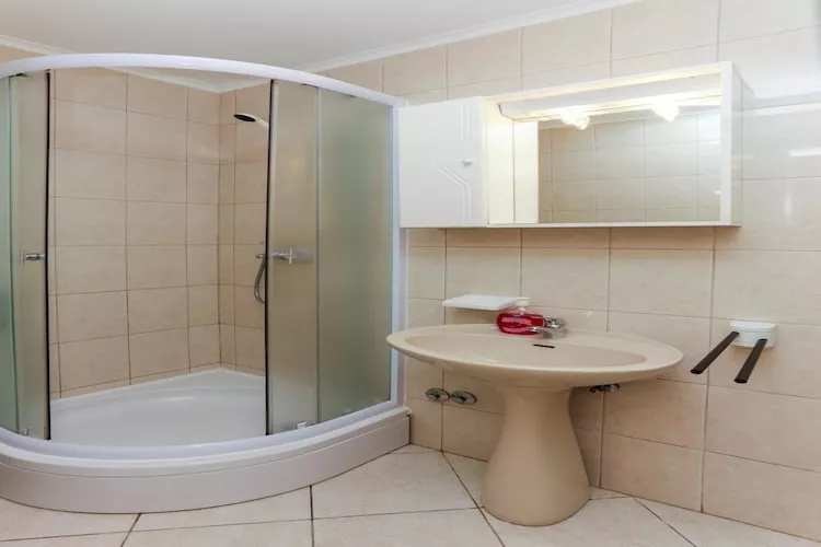 Apartments Villa Dubrovnik- Superior Studio Apartment with Terrace and Sea View-Bathroom