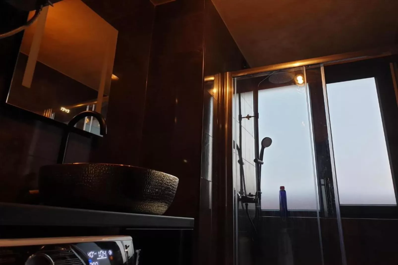 Apartment Tomislav Zagreb - One Bedroom Apartment with Private  Hot Tub-Bathroom
