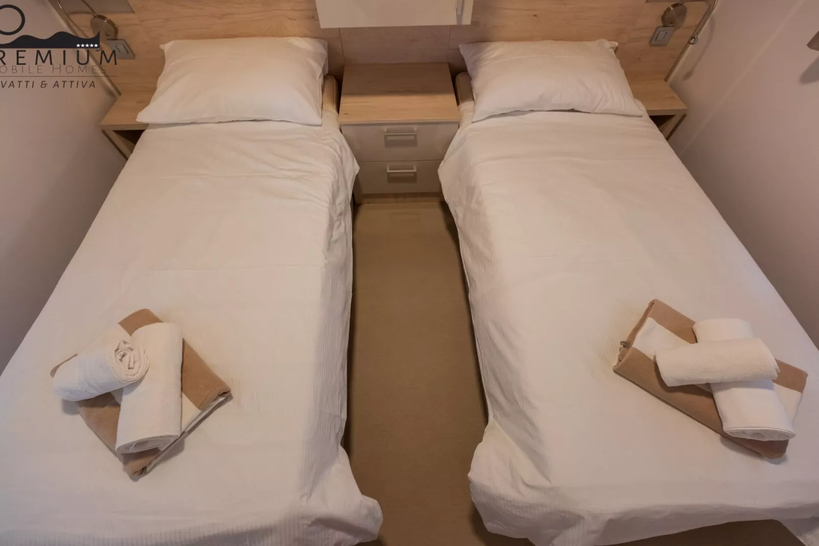 Charming Two-bedroom Mobile Homes Drage - Mobile Home with Sea View-Bedroom