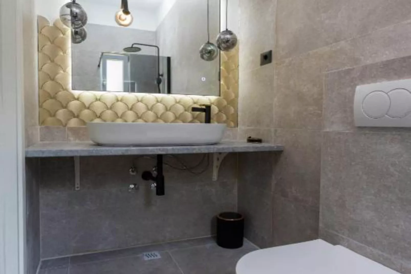 Three-Bedroom Penthouse Apartment-Bathroom