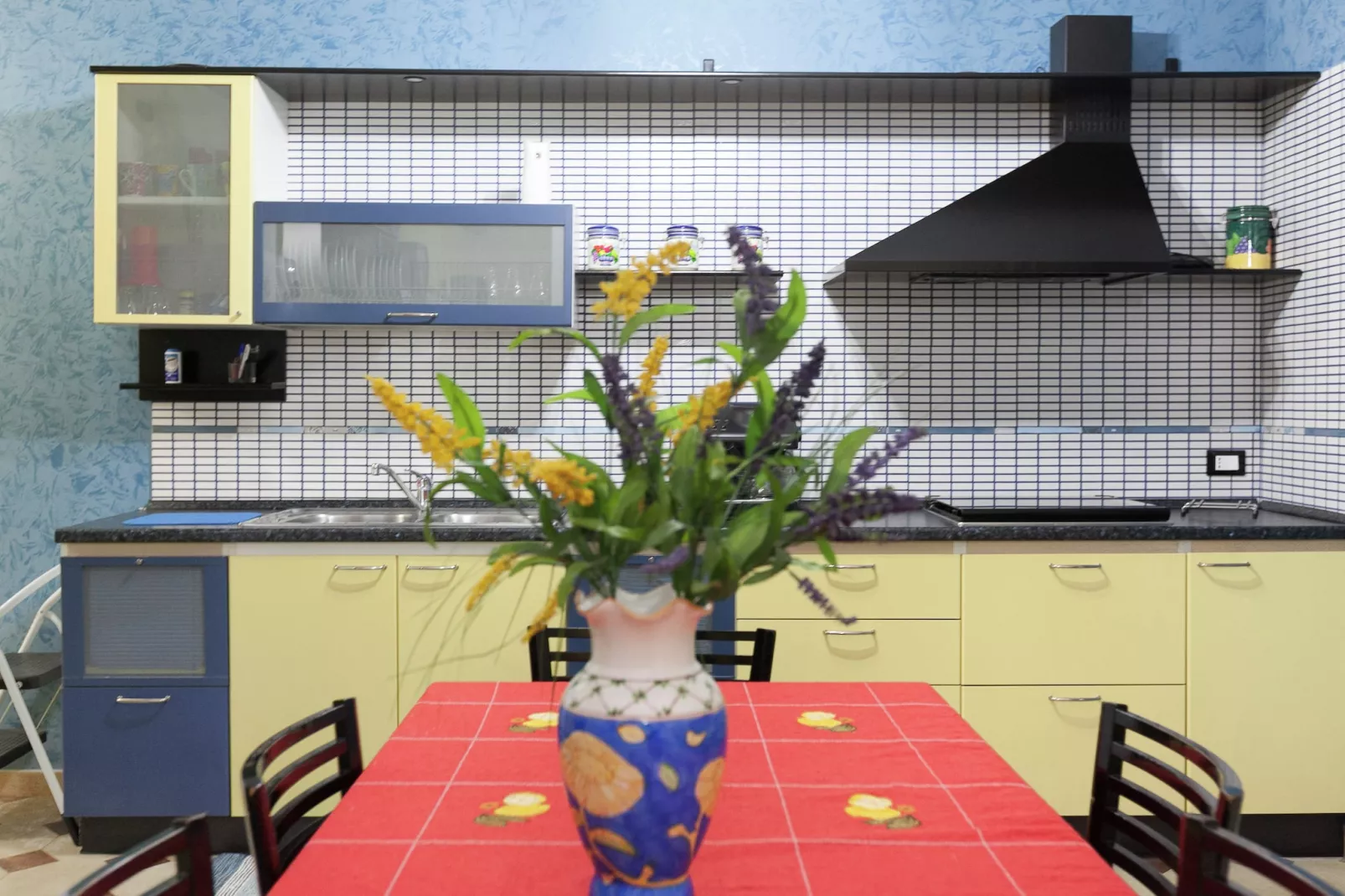 Villa Russo-Kitchen