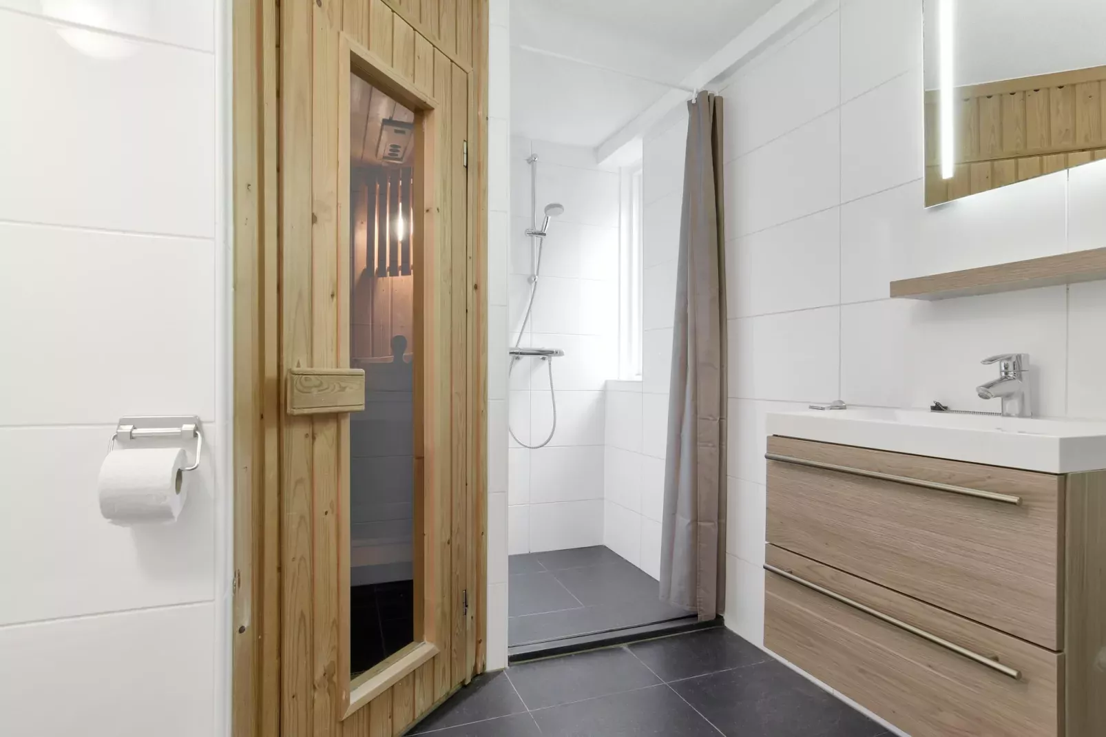 Parc Port Greve 18-Bathroom