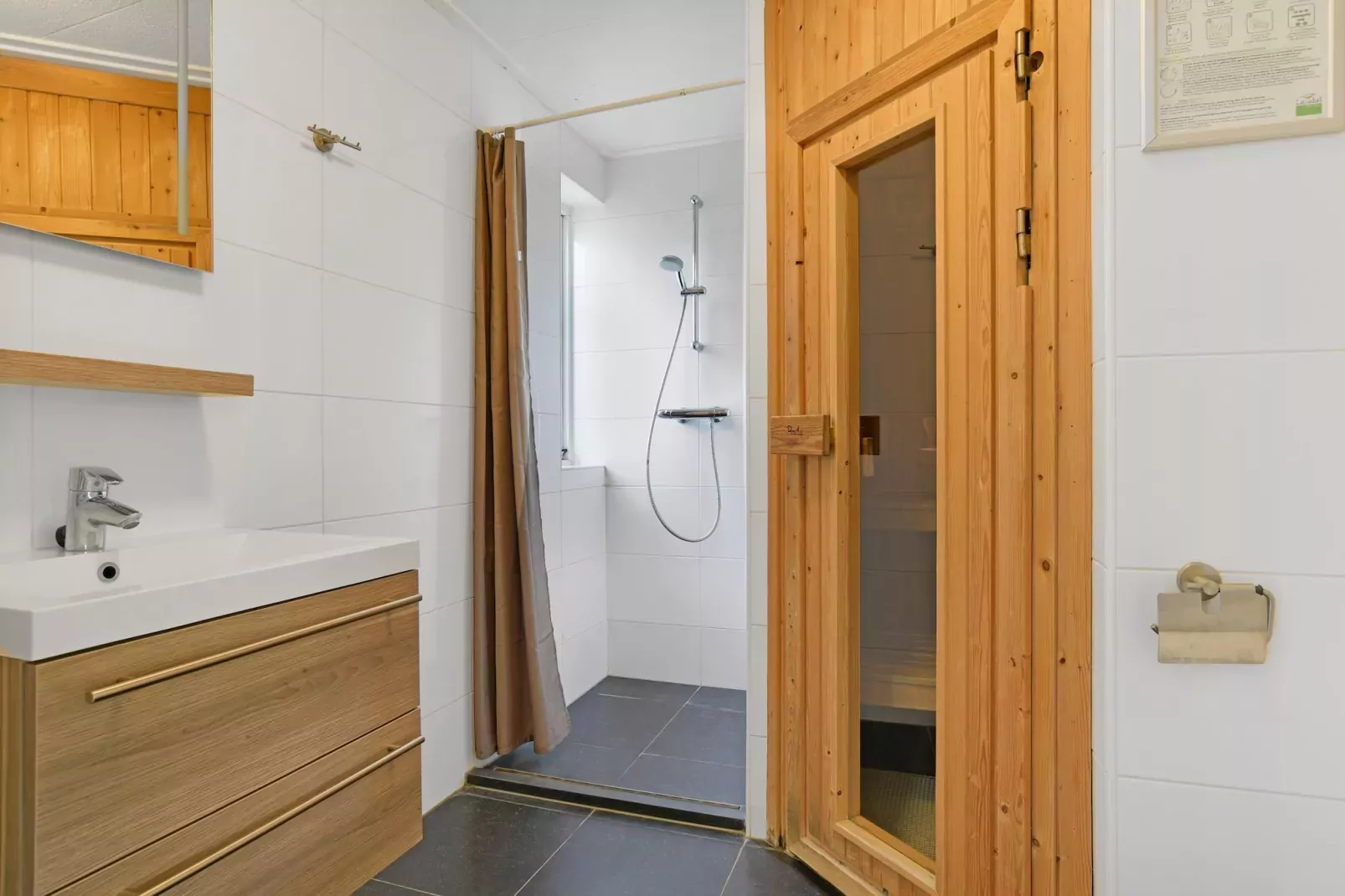 Parc Port Greve 22-Bathroom