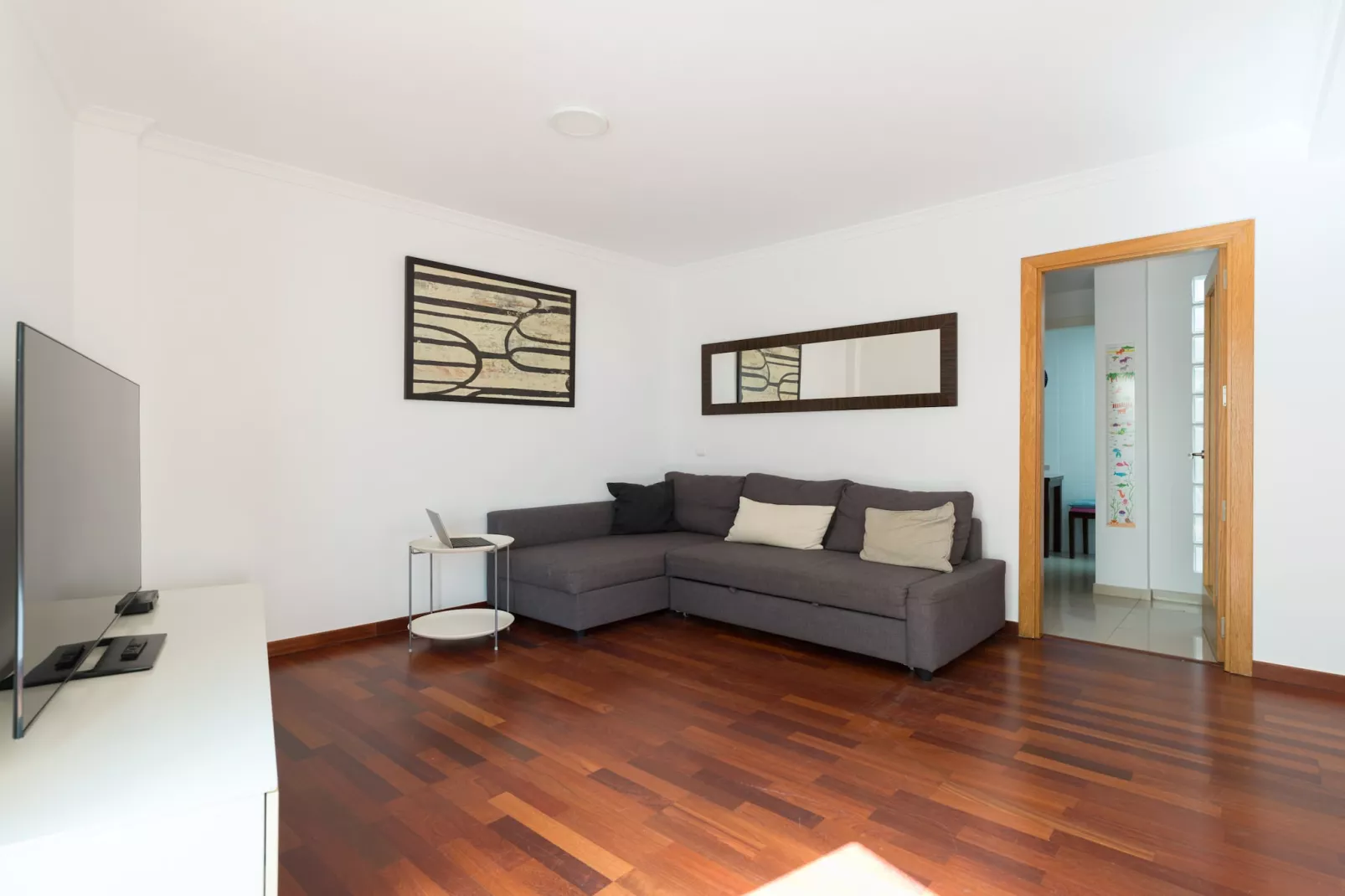 Puente de Piedra-Living room