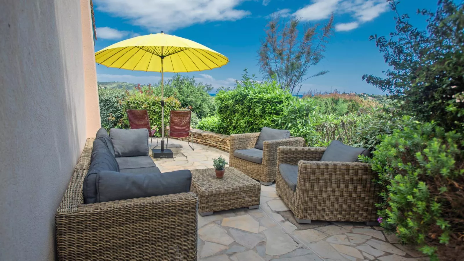 Les Collines-Terrace balcony