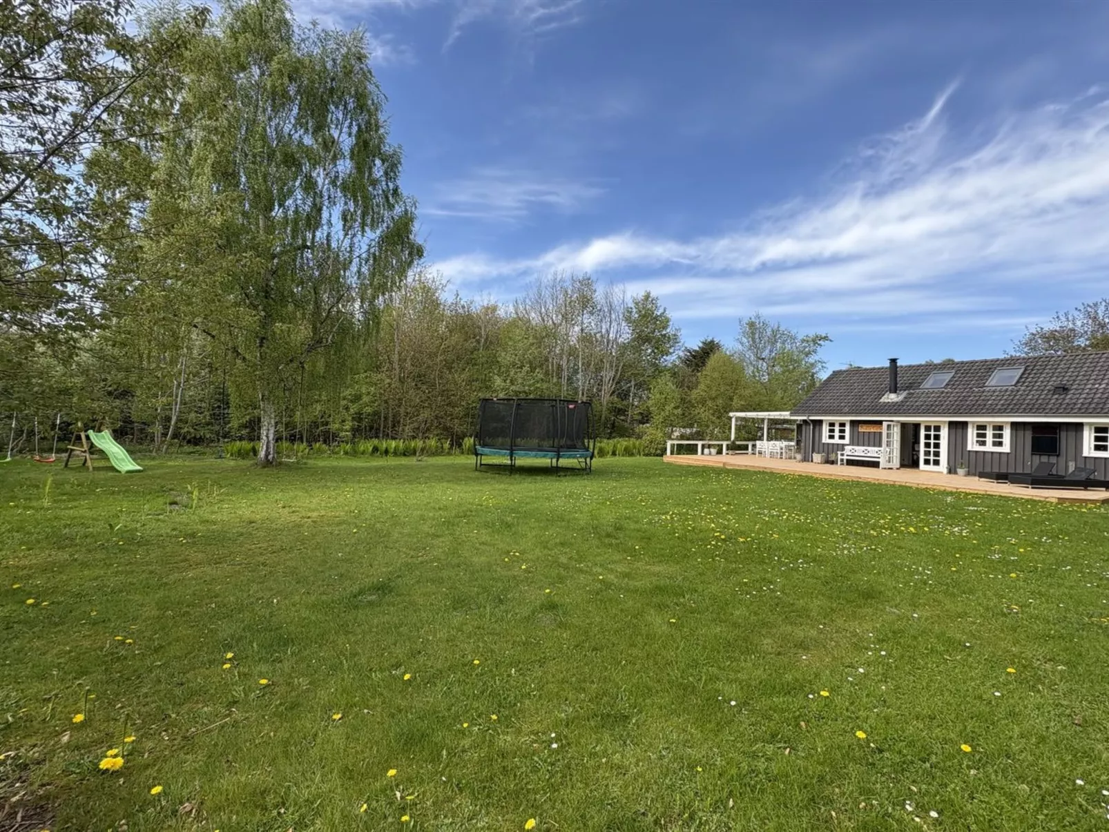"Veljan" - 1.2km from the sea-Outside