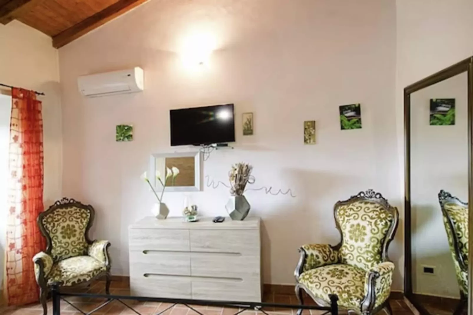 Holiday home, Francavilla di Sicilia-Casa Virginia-Living room