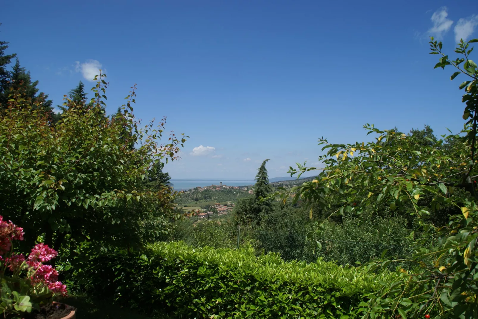 Casa Fiori - I Geranei-Gardens summer