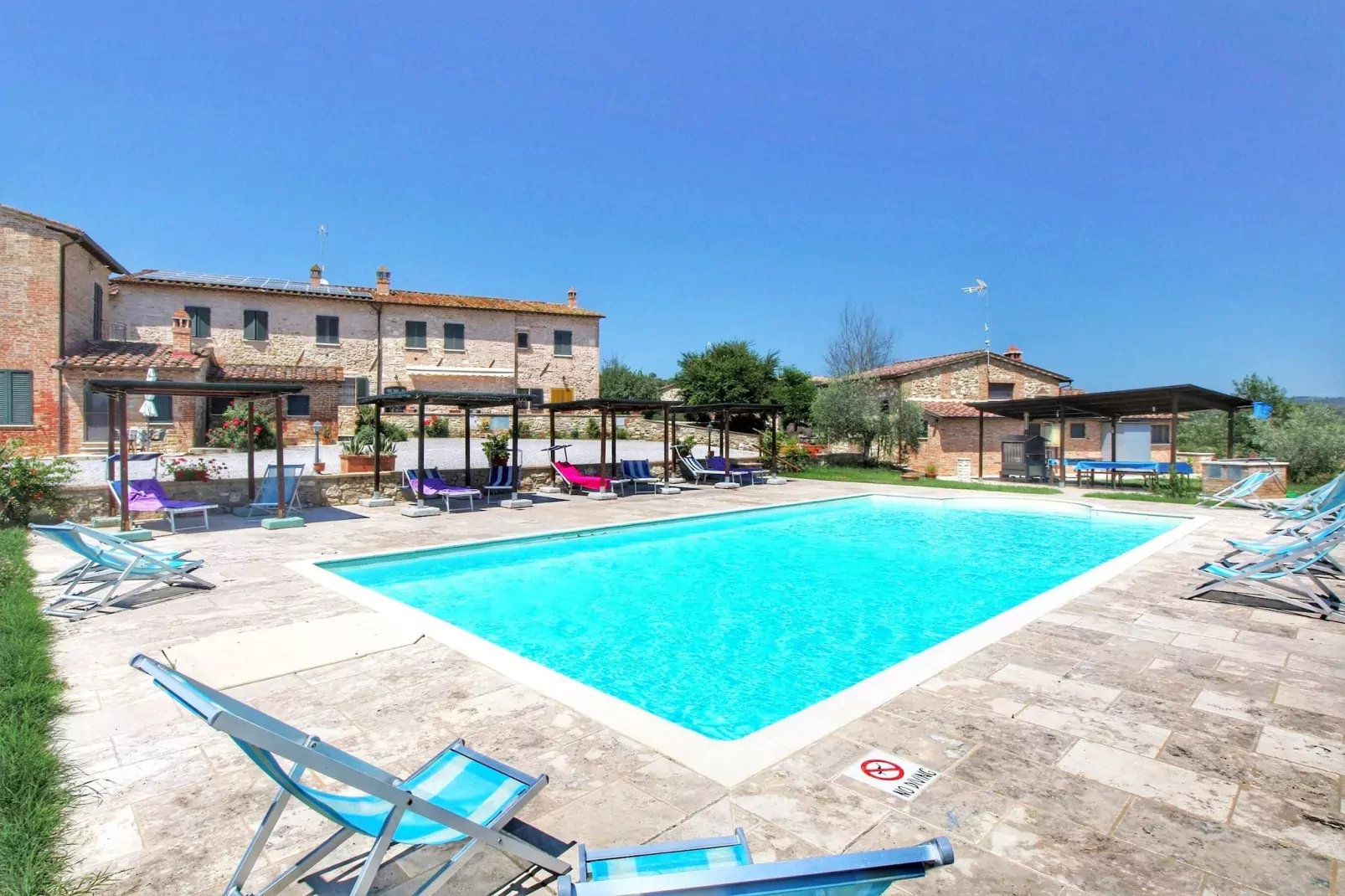 Terra-Swimming pool