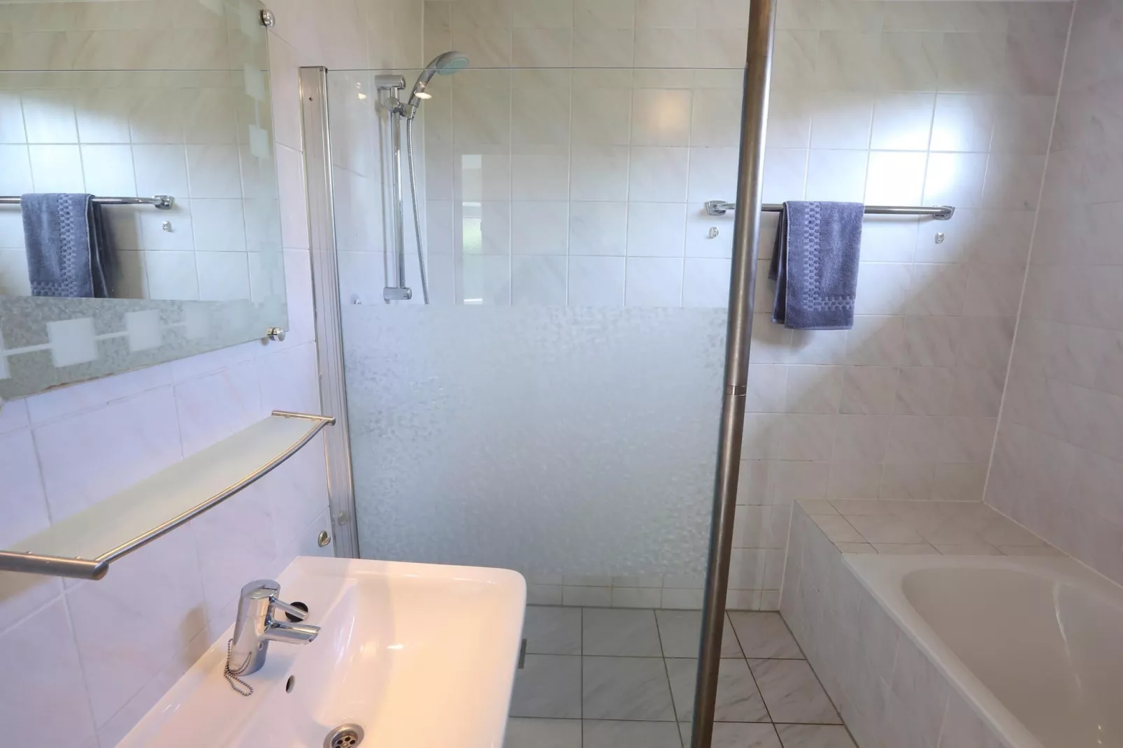 Vakantiepark Emslandermeer 1-Bathroom